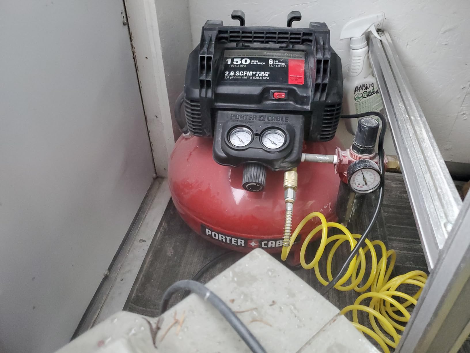 PORTER-CABLE Portable Pancake Air Compressor with Oil-Free Maintenance-Free Pump for Wood Working, Roofing, Home, Jobsite and More: 6 Gallon, 150 Max PSI, 2.6 CFM @ 90 PSI customer photo 2