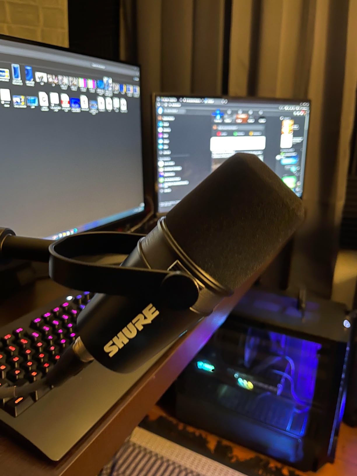 Shure MV7X XLR Dynamic Microphone - Voice-Isolating Cardioid Mic for Podcasting, Vocal Recording & Broadcasting customer photo 2