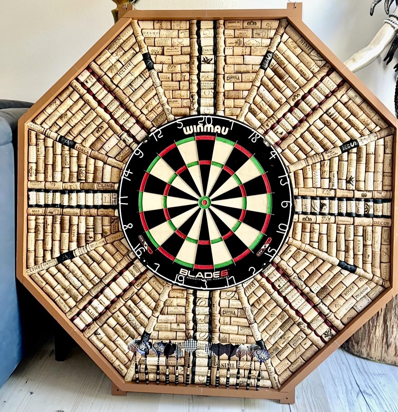 Winmau Blade X & Blade 6 Series Dartboards - Professional PDC Official Tournament Dart Board, Ultra-Thin Wire System, High-Density Sisal Construction customer photo 2