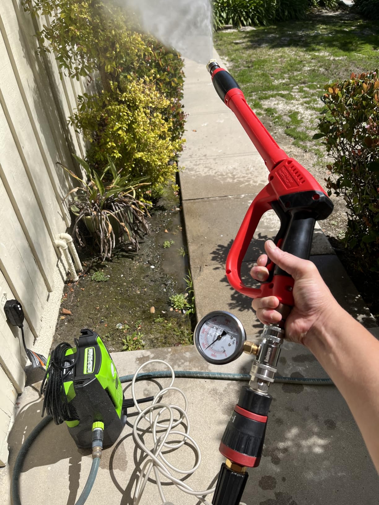 Greenworks 1600 PSI (1.2 GPM) Electric Pressure Washer (25 deg, 40 deg, Soap Applicator) Ideal For Cleaning Cars, Trucks, Boats, Outdoor Patio Furniture, Decks, and Windows customer photo 2