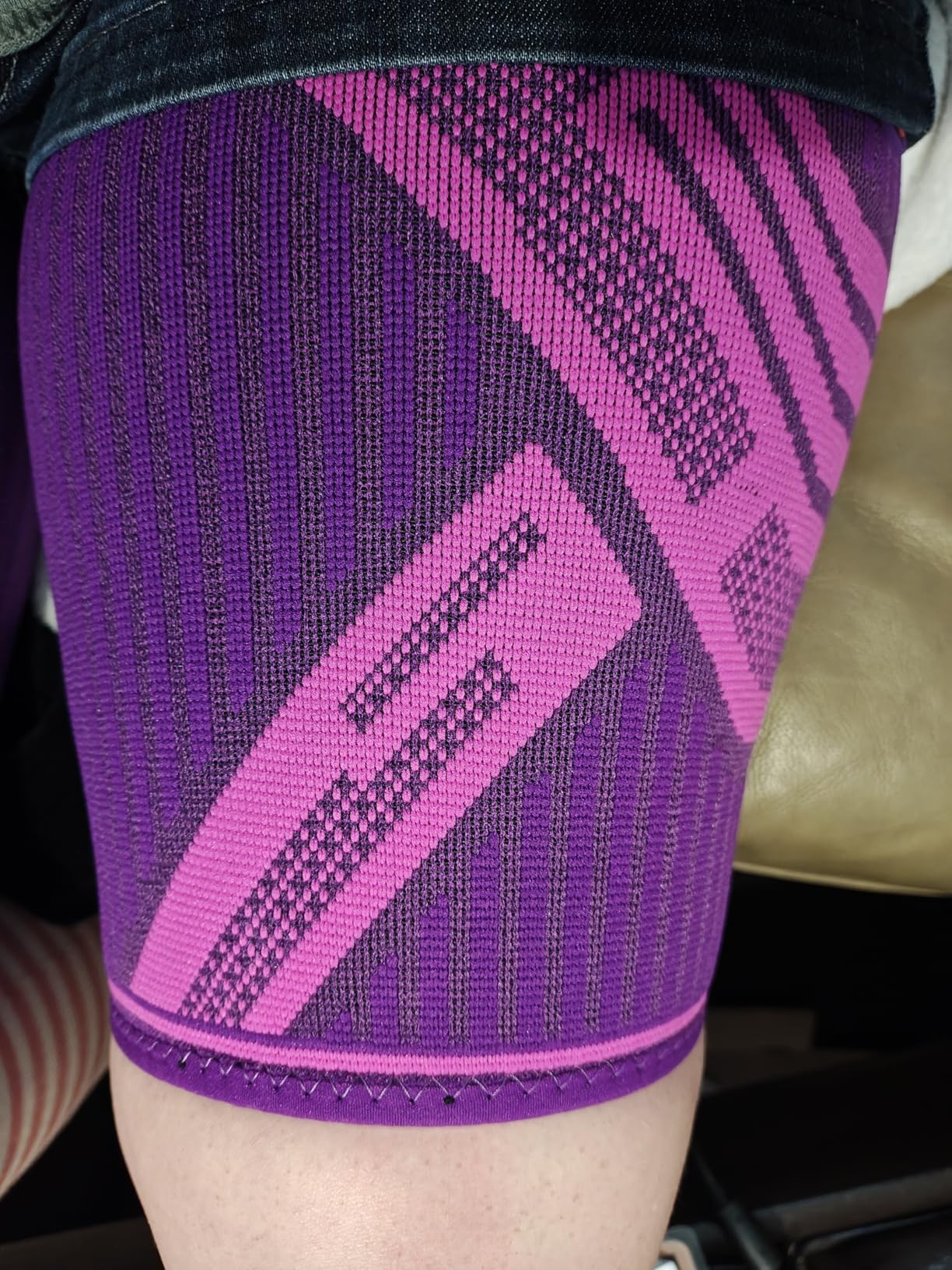 BLITZU Hamstring Compression Sleeve 1 Pair, Upper Leg Sleeves, Thigh, Quad & Groin Support for Men and Women customer photo 2