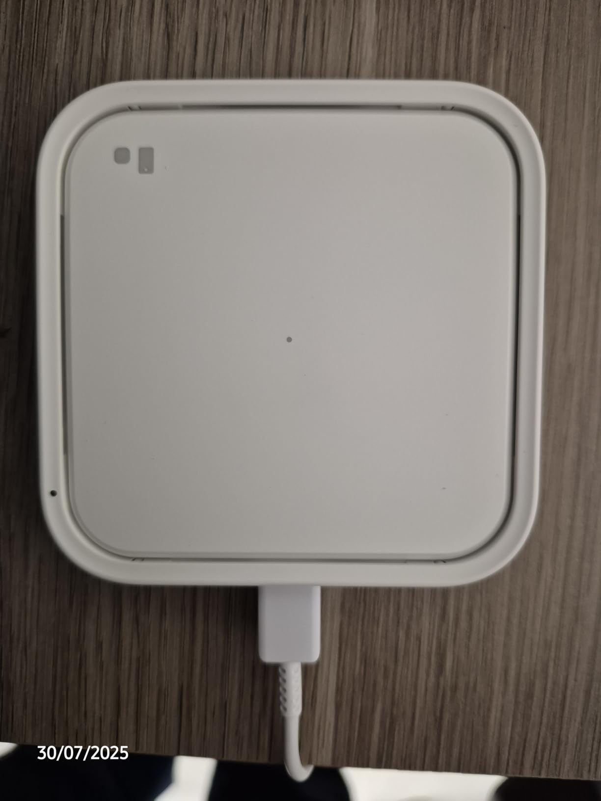 Samsung 15W Wireless Charger Single, Cordless Super Fast Charging Pad for Galaxy Phones and Devices, Compact Design, LED Indicator, USB C Cable Included, 2022, US Version, Grey customer photo 2