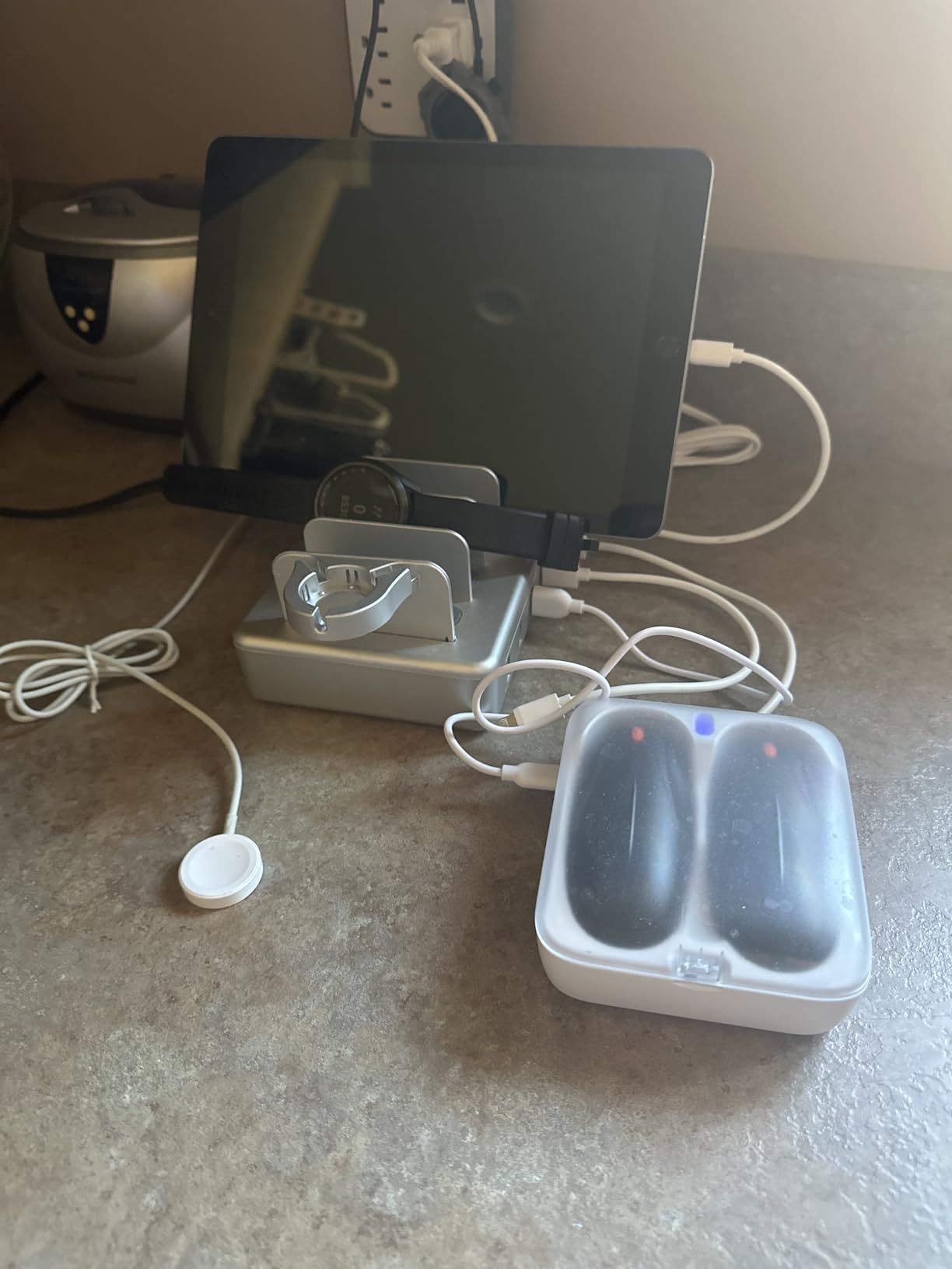 CREATIVE DESIGN Charging Station for Multiple Devices, 50W 6 Ports Charging Dock with 6 Cables Compatible with Cellphone,Tablet, Kindle, Apple Watch and Other Electronic customer photo 1