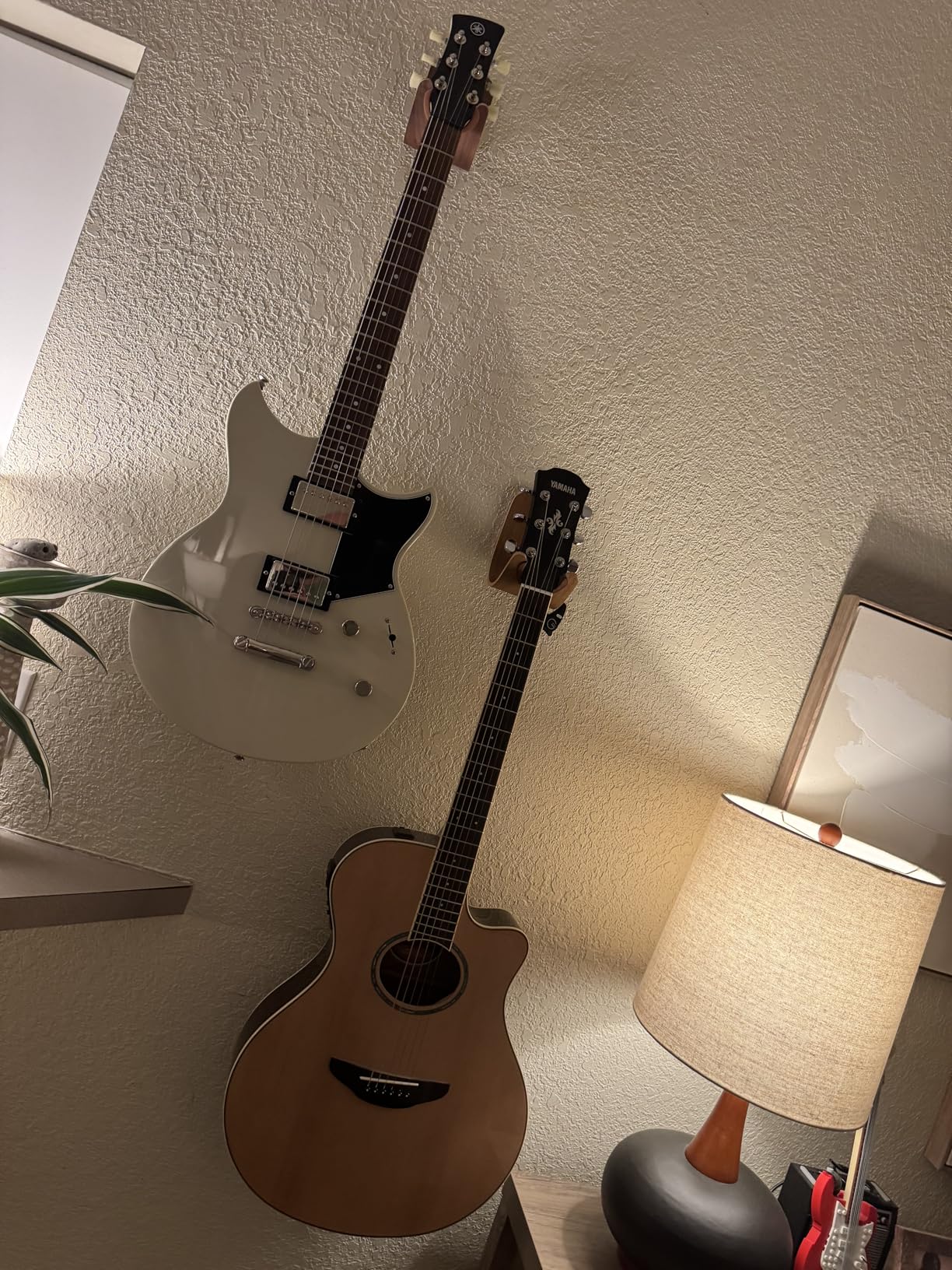 Yamaha Revstar Element RSE20 BL Electric Guitar, Black customer photo 2