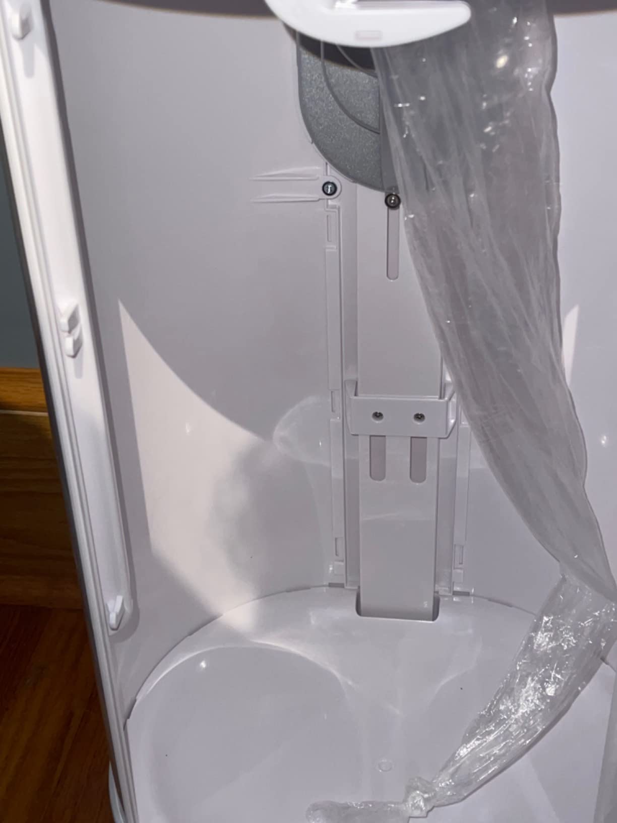 Munchkin UV Diaper Pail #1 in Odor Control, Includes 1 UV Snap, Seal & Toss Bag and 1 UV Refill Ring customer photo 2