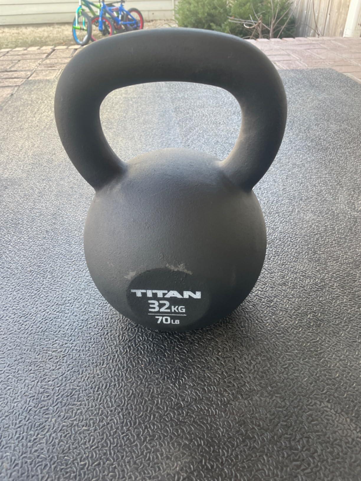 Titan Fitness Cast Iron Kettlebell, Single Piece Casting, KG and LB Markings, Full Body Workout customer photo 1