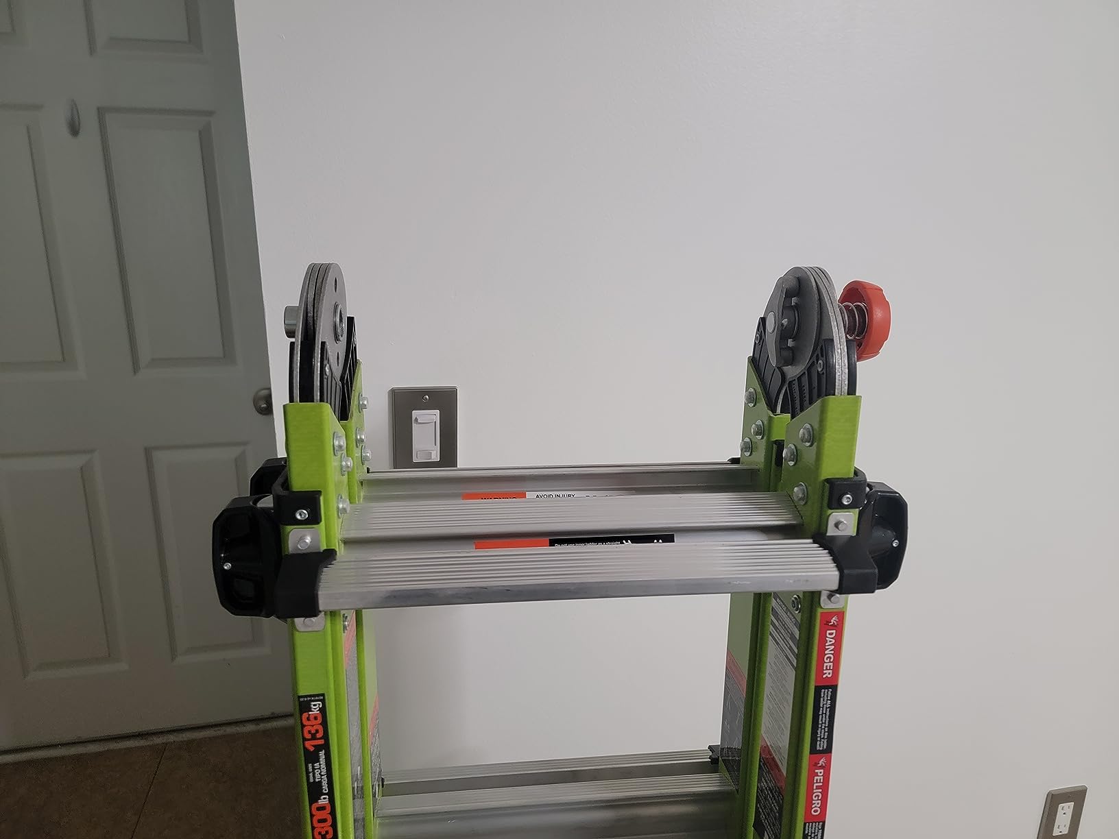 Little Giant Ladder Systems Dark Horse 2.0, M22, 22ft, Multi-Position Ladder, Fiberglass, Type 1A, 300 lbs Weight Rating customer photo 2