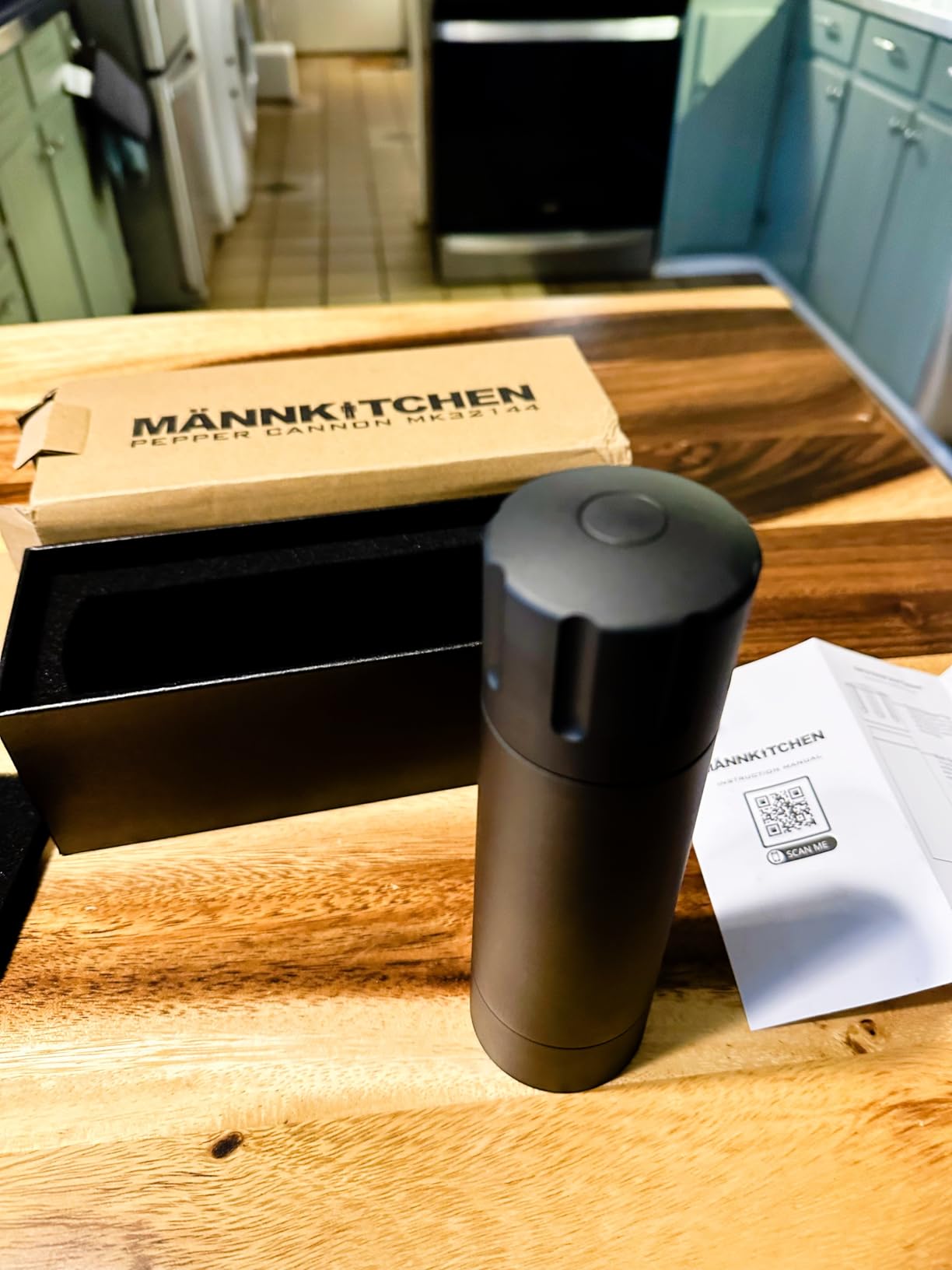 MANNKITCHEN Pepper Cannon - Professional Grade Heavy Duty High Output Pepper Mill customer photo 2