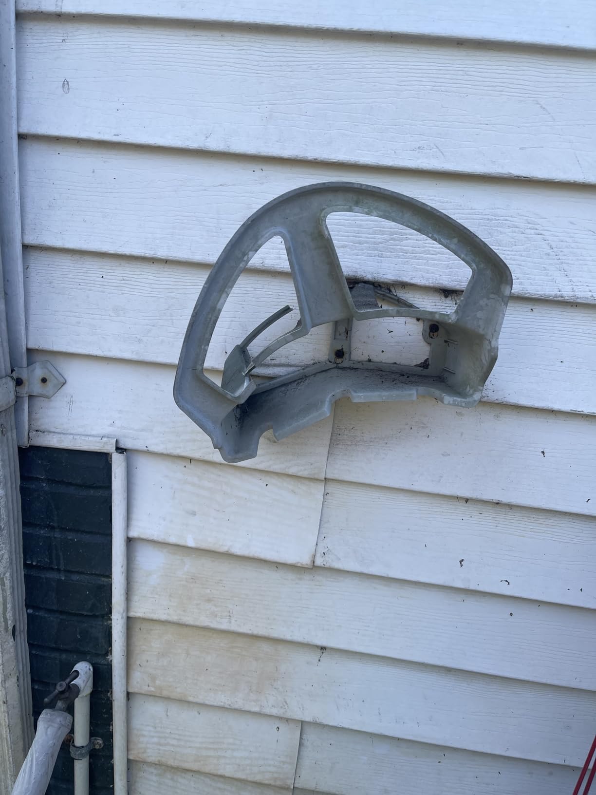 PeoMev Metal Garden Hose Holder - Heavy Duty Hose Hanger Wall Mounted Water Hose Holder for Outside Yard customer photo 2