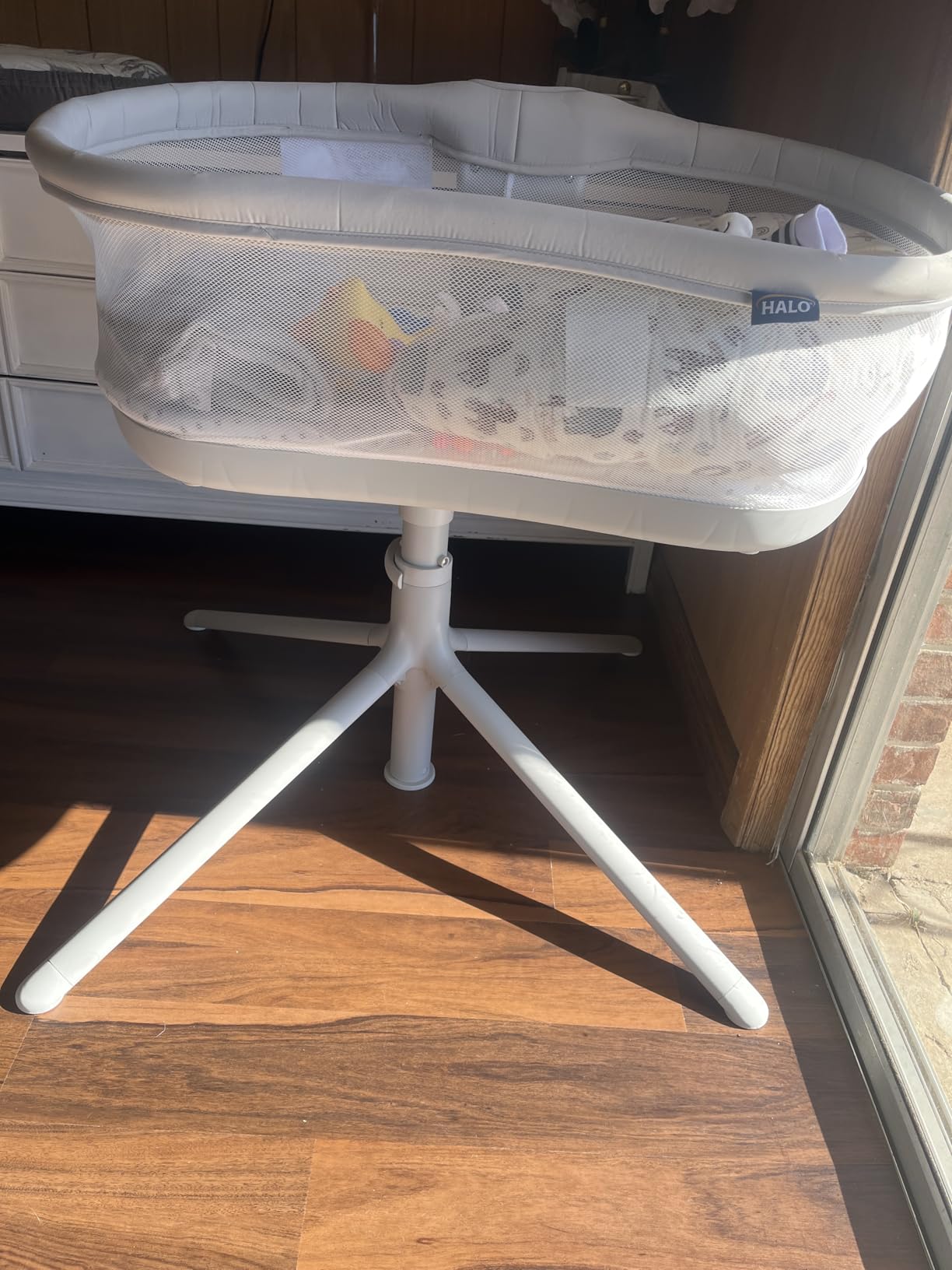 HALO BassiNest Swivel Sleeper 3.0 - Over-Bed Baby Bassinet with 360 Rotation, Adjustable Height, Breathable Mesh, Safe Close Sleeping, Lowering Wall for Easy Access customer photo 2