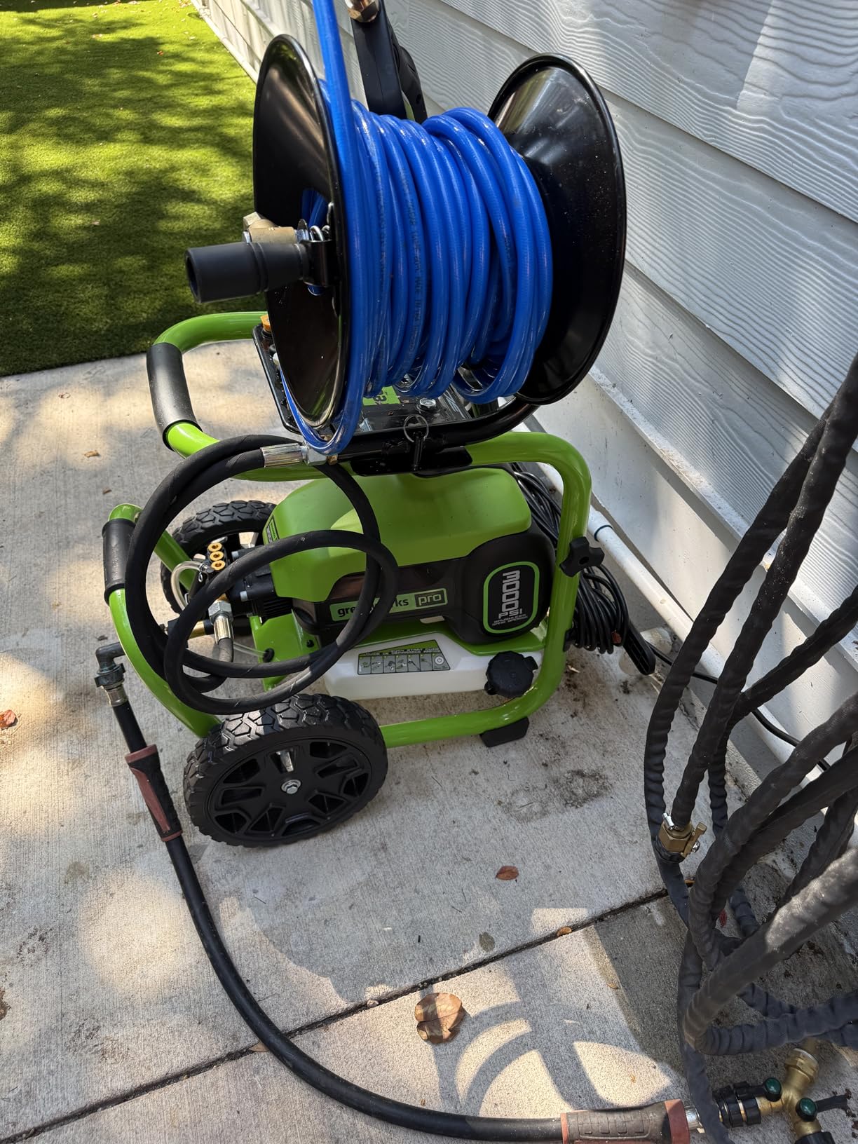 Greenworks 3000 PSI (2.0 GPM Max) Brushless Electric Pressure Washer (15°, 25°, 40°, Soap, and Turbo Nozzle) For Use On Decks, Fences, Driveways, Sidewalks, Siding & More. Heavy-Duty customer photo 1