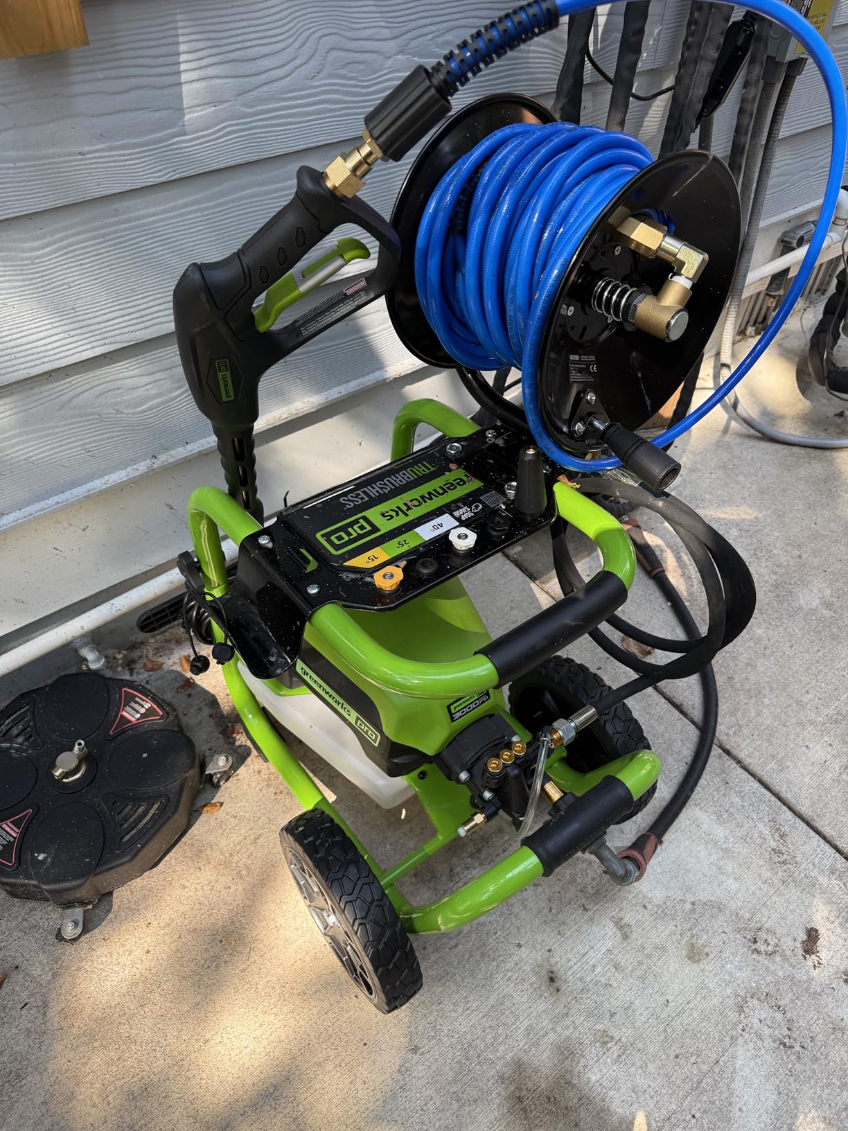 Greenworks 3000 PSI (2.0 GPM Max) Brushless Electric Pressure Washer (15°, 25°, 40°, Soap, and Turbo Nozzle) For Use On Decks, Fences, Driveways, Sidewalks, Siding & More. Heavy-Duty customer photo 2