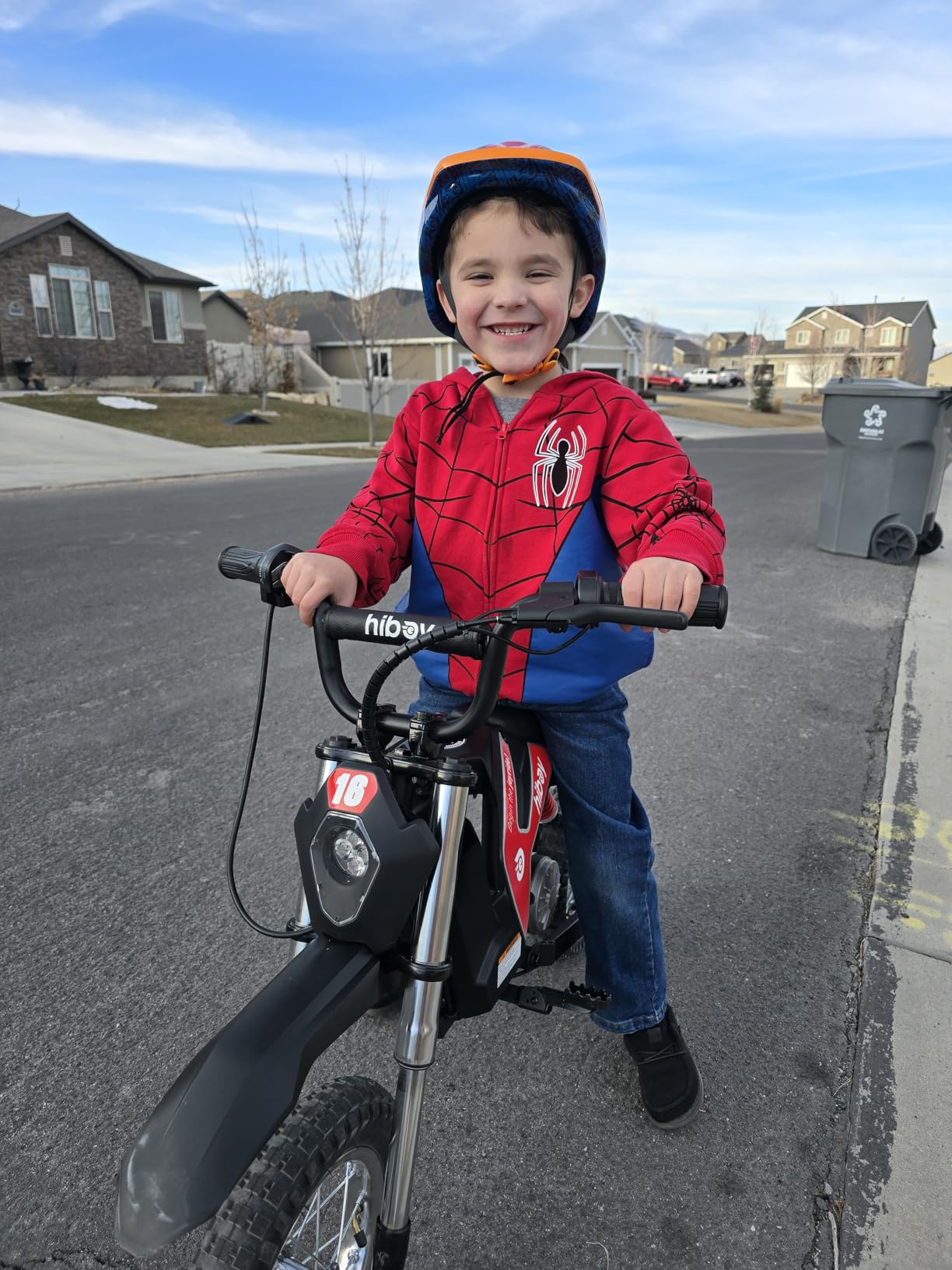 Hiboy DK1 36V Electric Dirt Bike, 300W Electric Motorcycle - Up to 15.5MPH & 13.7 Miles Long-Range, 3-Speed Modes Motorcycle for Kids Ages 3-10 customer photo 2