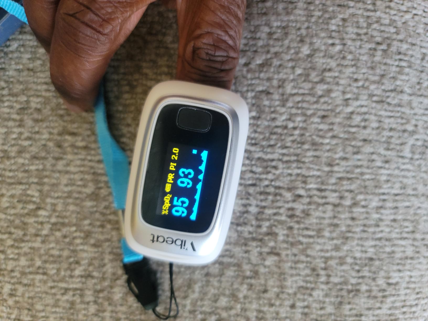 Vibeat Fingertip Pulse Oximeter, Blood Oxygen Saturation Monitor| O2 Meter, Portable SPO2 & Pulse Rate Monitor, Batteries and Lanyard Included customer photo 1