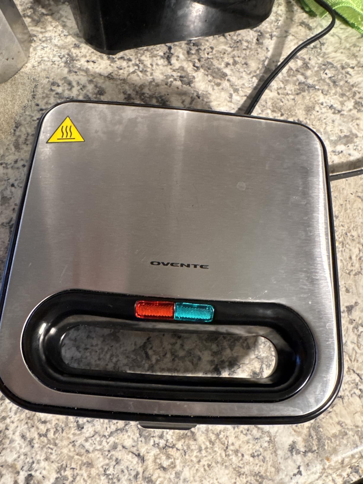 OVENTE Electric Panini Press Grill with Nonstick Plates, LED Indicator Lights, Thermostat Control, Cool Touch Handle, Compact Sandwich Maker Perfect for Cooking Breakfast, Snacks & More, Black GP0401B customer photo 1