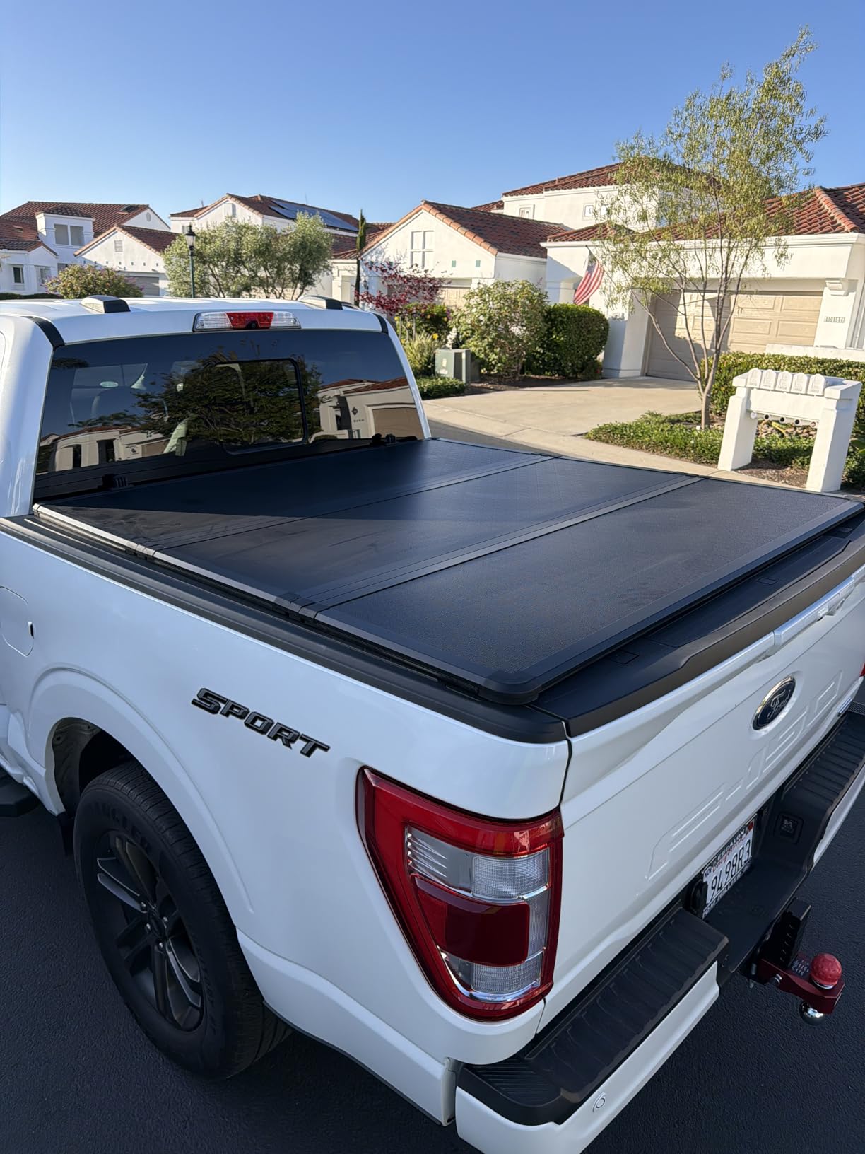 Tutel Hard Shell Folding Truck Bed Tonneau Cover - 2015-2026 Ford F150 5ft5in Bed customer photo 1