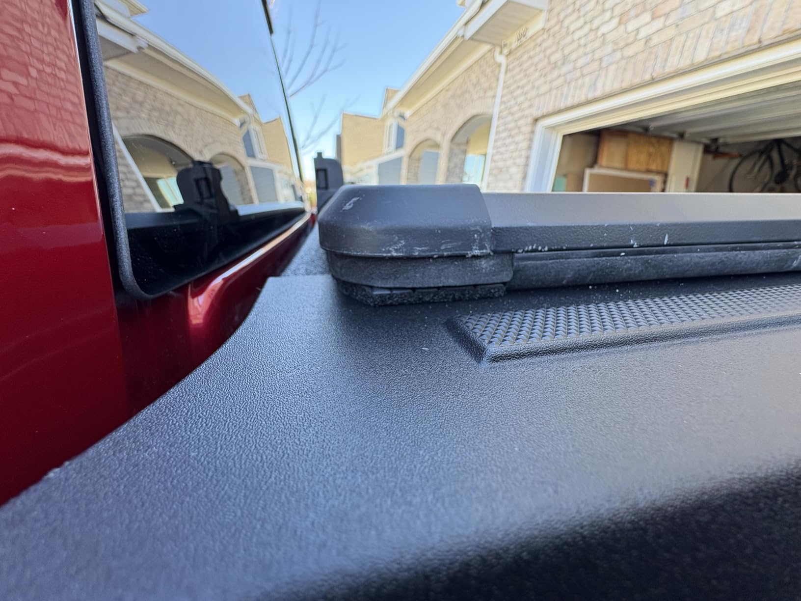 Tutel Hard Shell Folding Truck Bed Tonneau Cover - 2015-2026 Ford F150 5ft5in Bed customer photo 2
