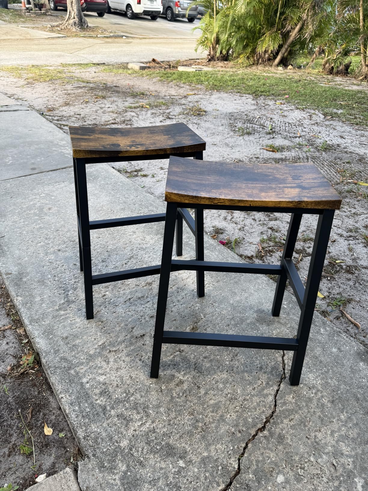 HOOBRO Bar Stools, Set of 2 Bar Chairs, 23.6 Inch Saddle Stools, Kitchen Counter Seat with Footrests, Industrial Barstools for Dining Room, Kitchen, Counter, Rustic Brown and Black BF02MD01 customer photo 1