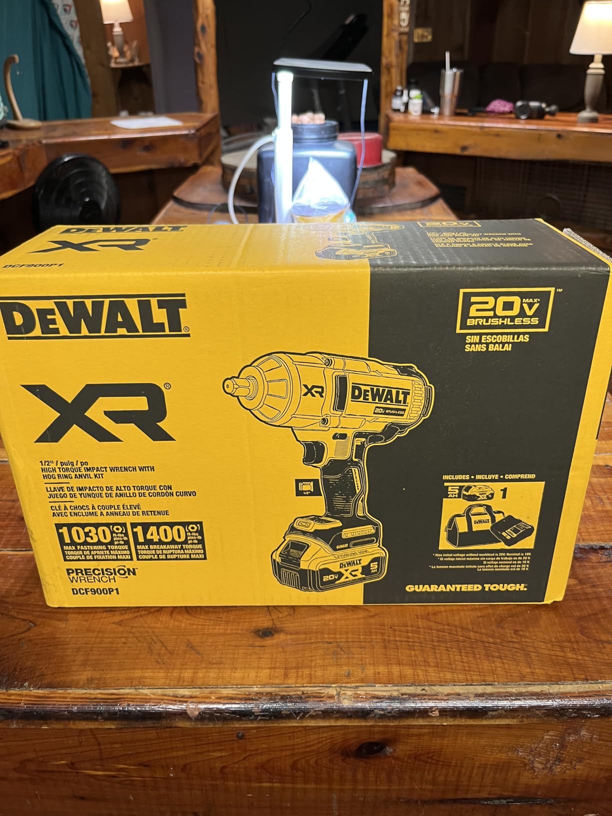 DEWALT 20V MAX Cordless Impact Wrench with Hog Ring Anvil, Brushless High Torque 1/2 Impact Gun, 4-Mode Speed, Includes Battery, Charger and Kit Bag (DCF900P1) customer photo 2