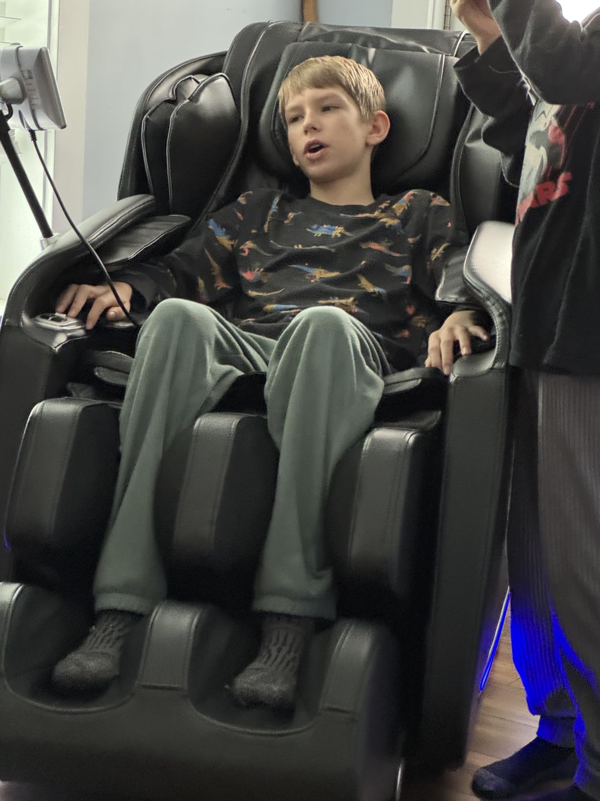 Real Relax Massage Chair Full Body with Unique Phone Controller, Heart and Blood Measurement, Zero Gravity 3D SL-Track Recliner with APP Control, Child Lock, Pause Button customer photo 2