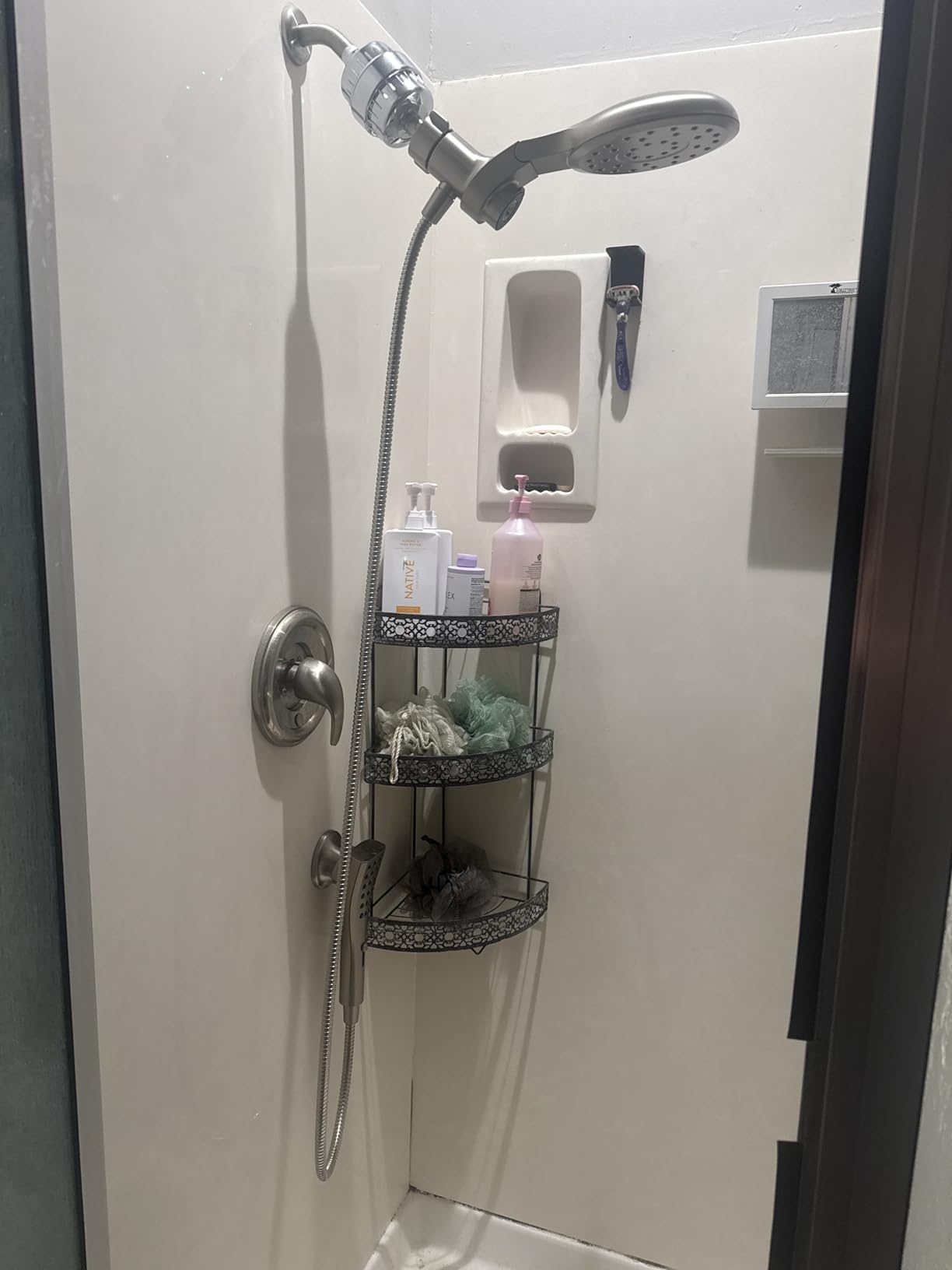 Moen Verso Chrome Round Rain Shower Head and Detachable Handshower Combination with Magnetix Docking System and 60-inch Metal Hose, 220C2 customer photo 2