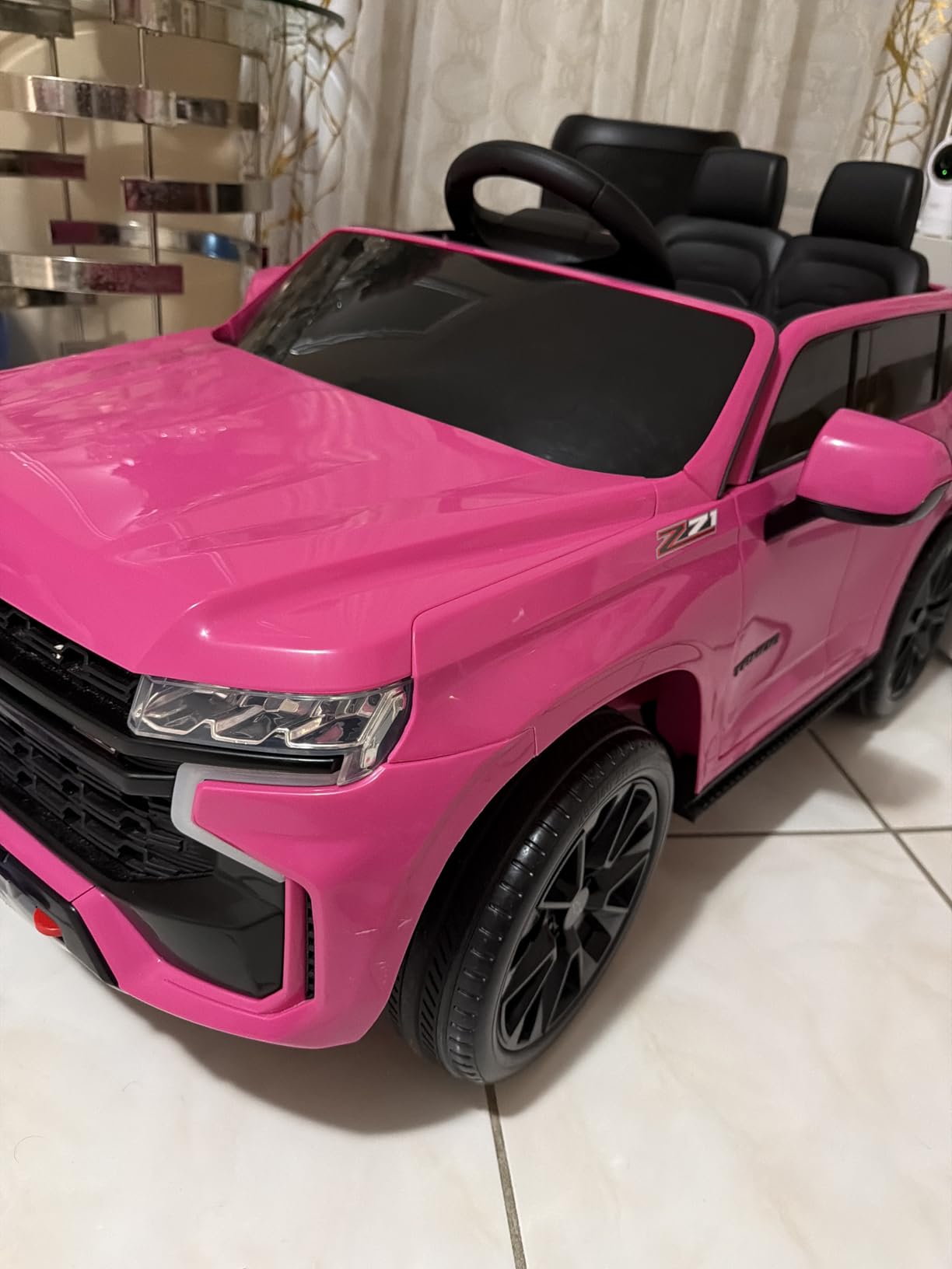 Aosom Licensed Chevrolet Tahoe Ride On Car, 12V 7AH Battery Power Ride On Toy with Parent Remote Control, LED Lights, Music, 4 Wheeler Suspension, 3 Speeds, Kids Electric Vehicle for Aged 3+, White customer photo 1