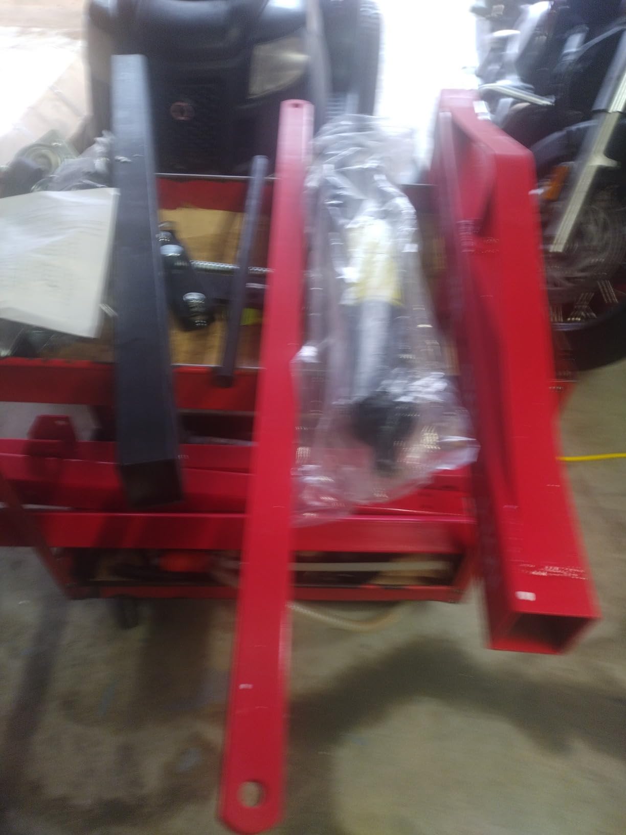 Engine Hoist, 2 Ton (4000lbs) Heavy Duty Folding Hydraulic Engine Crane Hoist Cherry Picker Shop Crane Hoist Lift for Ports, Warehouses, Garage, Factory, 360 Degree Swivel Wheels customer photo 1