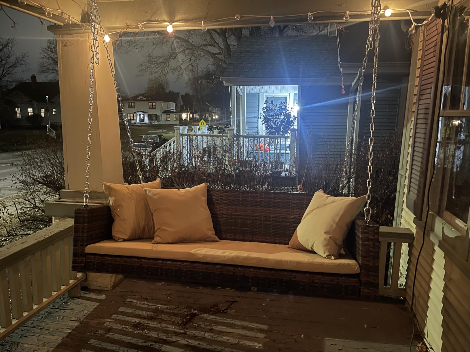 VINGLI Heavy Duty 800 LBS Wicker Hanging Porch Swing with Cushions & Chains, 4FT Outdoor Rattan Swing Bench for Garden, Yard, Lawn (Brown+Beige) customer photo 1