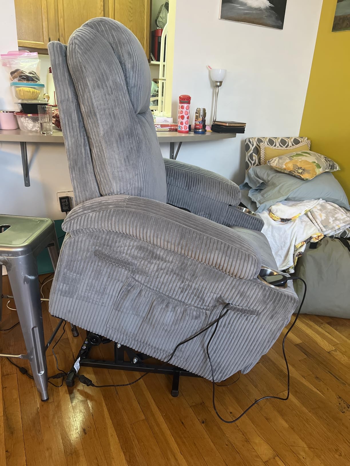 Flamaker Power Lift Recliner Chair Electric Lift Recliner for Elderly Power Lift Recliner Chair with Cup Holders Side Pockets for Living Room (Leathaire, Light Black) customer photo 2