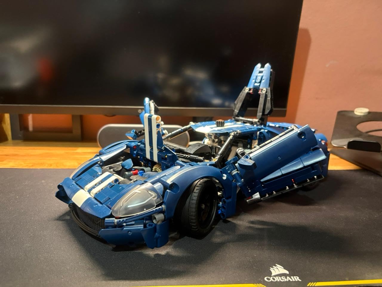 LEGO Technic 2022 Ford GT Building Set for Adults - Collectible Kit W/Authentic Features, Ages 18+ - 1:12 Scale - Gifts for Men & Women - Display as Bedroom or Home Decor - 42154 customer photo 1