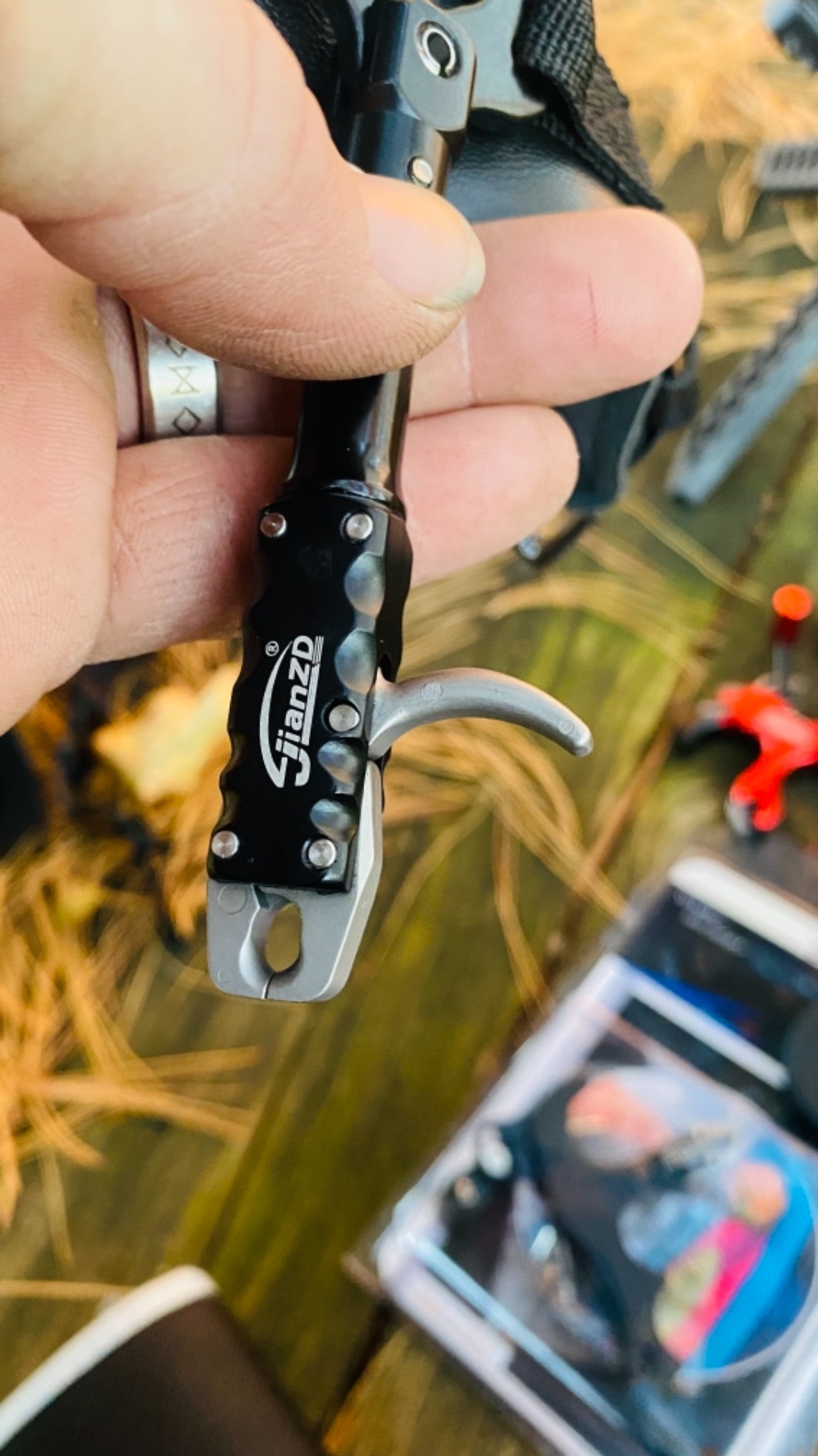 Adjustable Wristband Release, Index Finger Release, Composite Bow, 360 Degree rotatable Jaws, Automatic Closure, Bow and Arrow Archery Accessories, Archery Release Aids customer photo 1
