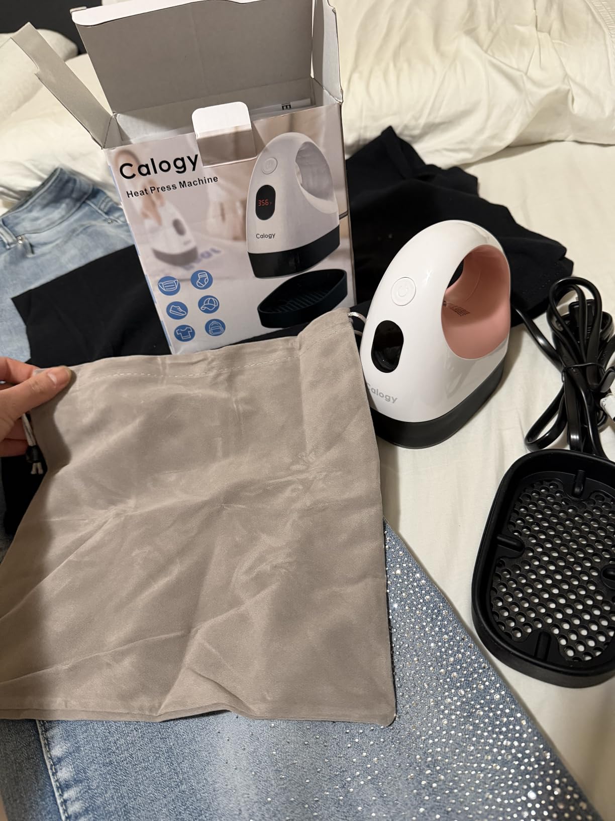 Calogy Mini Heat Press, Heat Transfer Machine, Constant Temp Control, Insulated Safety Base, Fits for Crafts, T-Shirt, Hat, Cap, Pillows customer photo 2