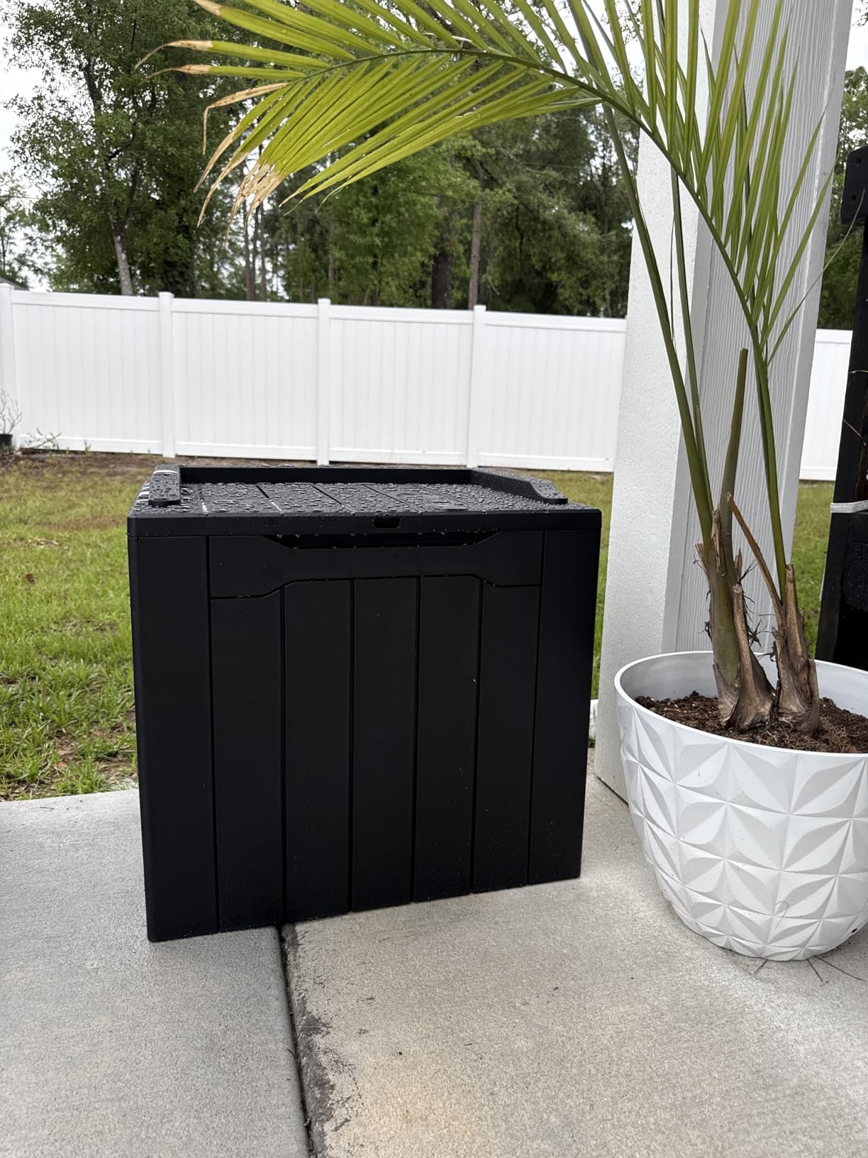Devoko 30 Gallon Resin Deck Box Waterproof Outdoor Storage Box for Patio Furniture Pool Accessories Indoor Storage for Cushion Garden Tools customer photo 1