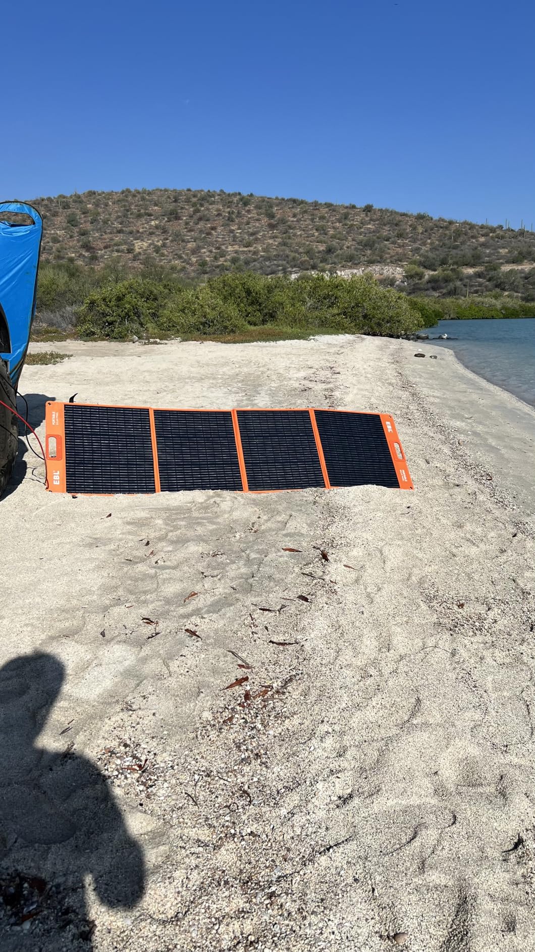 EBL 200W Portable Solar Panel, Foldable IP65 Waterproof 200 Watt Solar Panel with MC-4 Anderson Output Connector, w/ 4 Kickstands for RV, Camping, Blackout customer photo 2