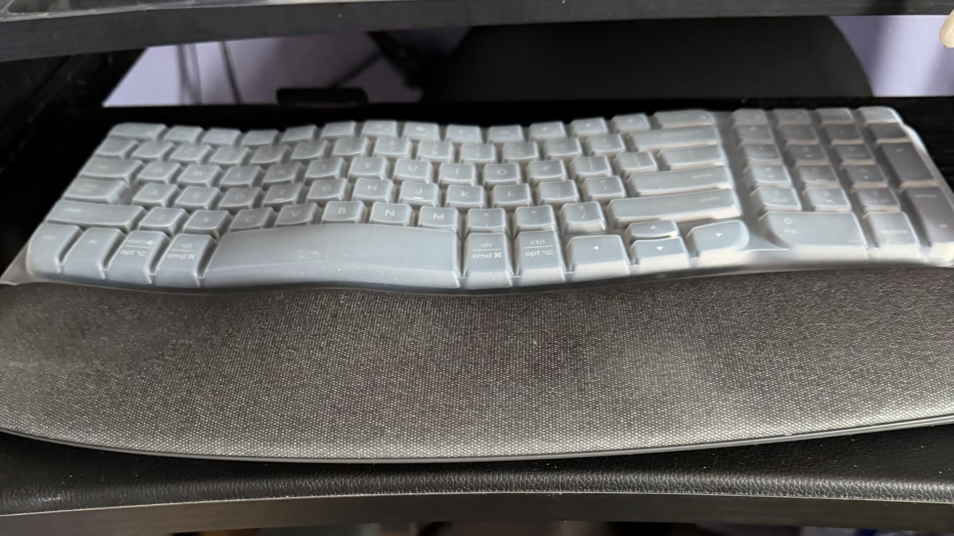 Logitech Wave Keys Wireless Ergonomic Keyboard with Cushioned Palm Rest, Comfortable Natural Typing, Easy-Switch, Bluetooth, Logi Bolt Receiver, for Multi-OS, Windows/Mac - Rose customer photo 1