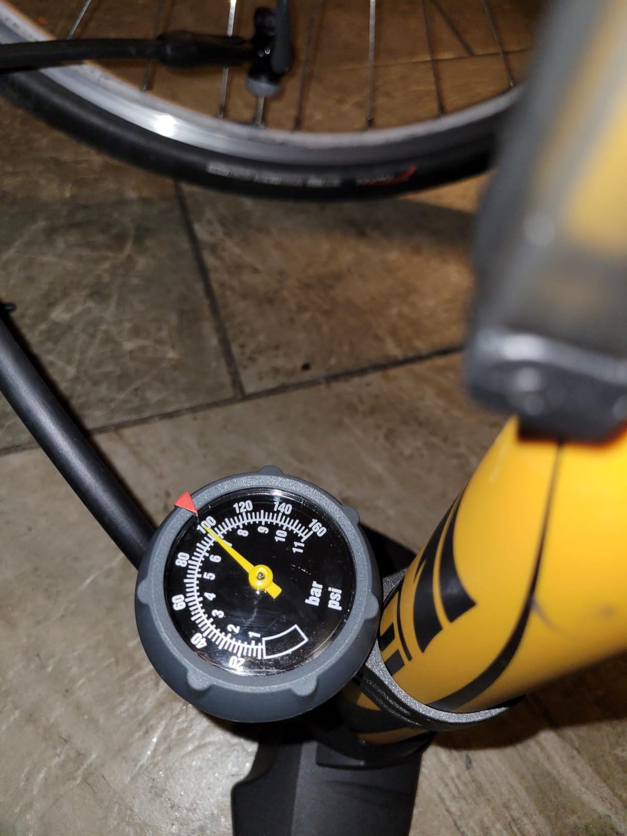 BV Bicycle Pump Durable Bike Floor Pump 17/24 inch Smart Valve Head, 160 psi, Automatically Reversible Presta and Schrader customer photo 1