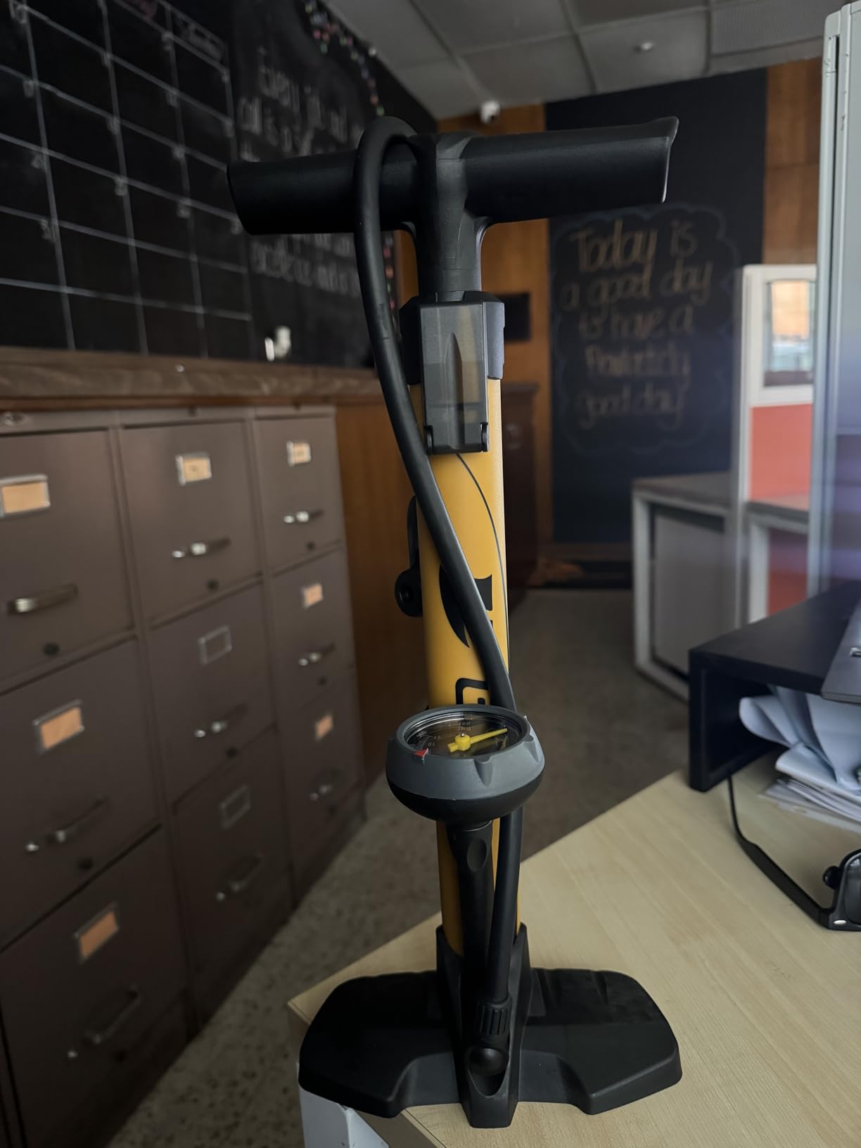 BV Bicycle Pump Durable Bike Floor Pump 17/24 inch Smart Valve Head, 160 psi, Automatically Reversible Presta and Schrader customer photo 2