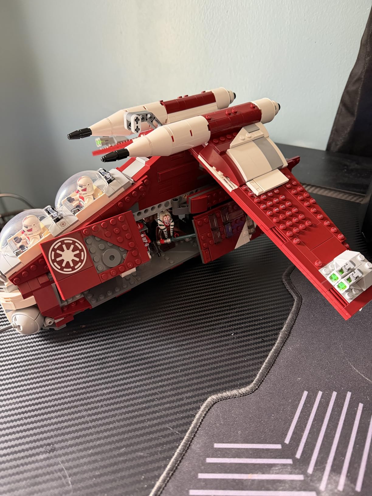 LEGO Star Wars: The Clone Wars Coruscant Guard Gunship (75354) - Buildable Toy for Ages 9+ customer photo 2
