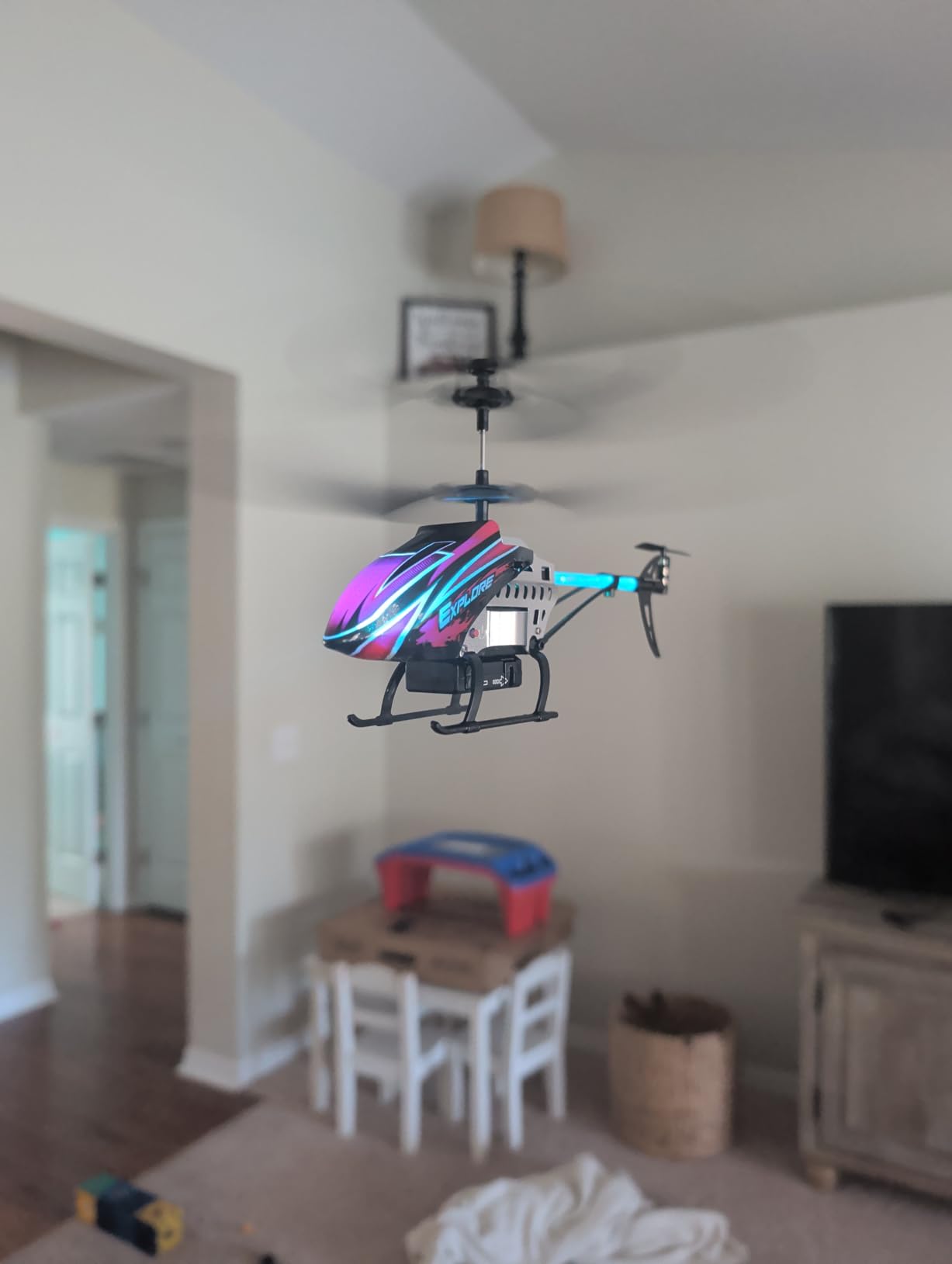 BUSSGO RC Helicopter, Remote Control Helicopter for Kids with 30Mins Flight (2 Batteries), 7+1 LED Light Modes, Altitude Hold customer photo 1