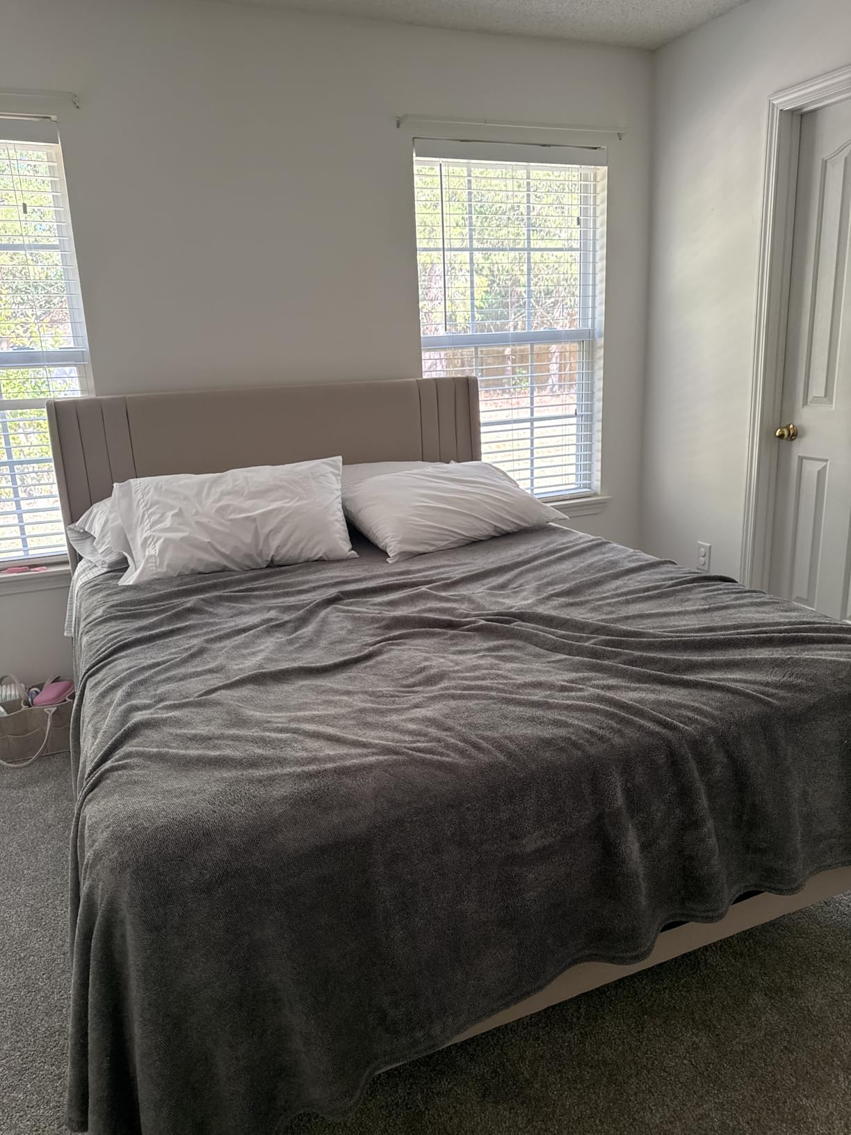 Gizoon Queen Bed Frame with Wingback Headboard, Upholstered Platform Bed, Wooden Slats, Noise-Free, No Box Spring Needed, Easy Assembly customer photo 1