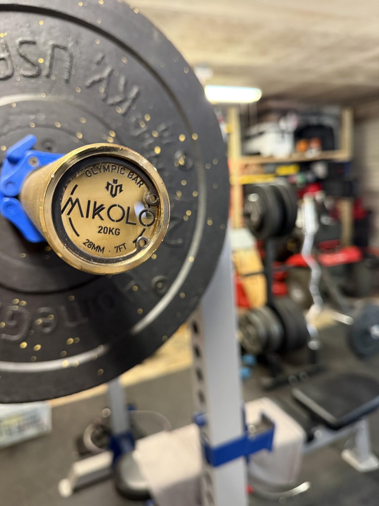Mikolo 7ft Olympic Barbell, Barbell for Weightlifting and Powerlifting 45lb, Olympic Bar for 1500lbs Capacity customer photo 1