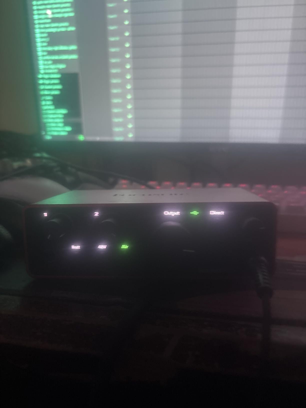Focusrite Scarlett Solo 4th Gen USB Audio Interface for Guitarist, Vocalist, or Producer customer photo 1