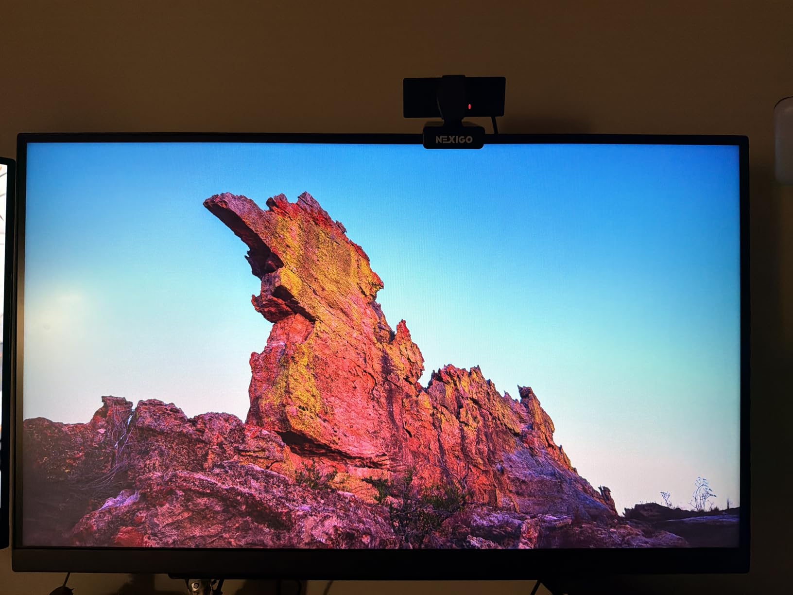 LG 27GR83Q-B 27-inch Ultragear QHD (2560x1440) IPS Gaming Monitor, 240Hz, 1ms, DisplayHDR 400, G-Sync AMD FreeSync Premium, HDMI 2.1 DisplayPort, DTS GP:X, Tilt/Height/Pivot Stand, Black customer photo 2
