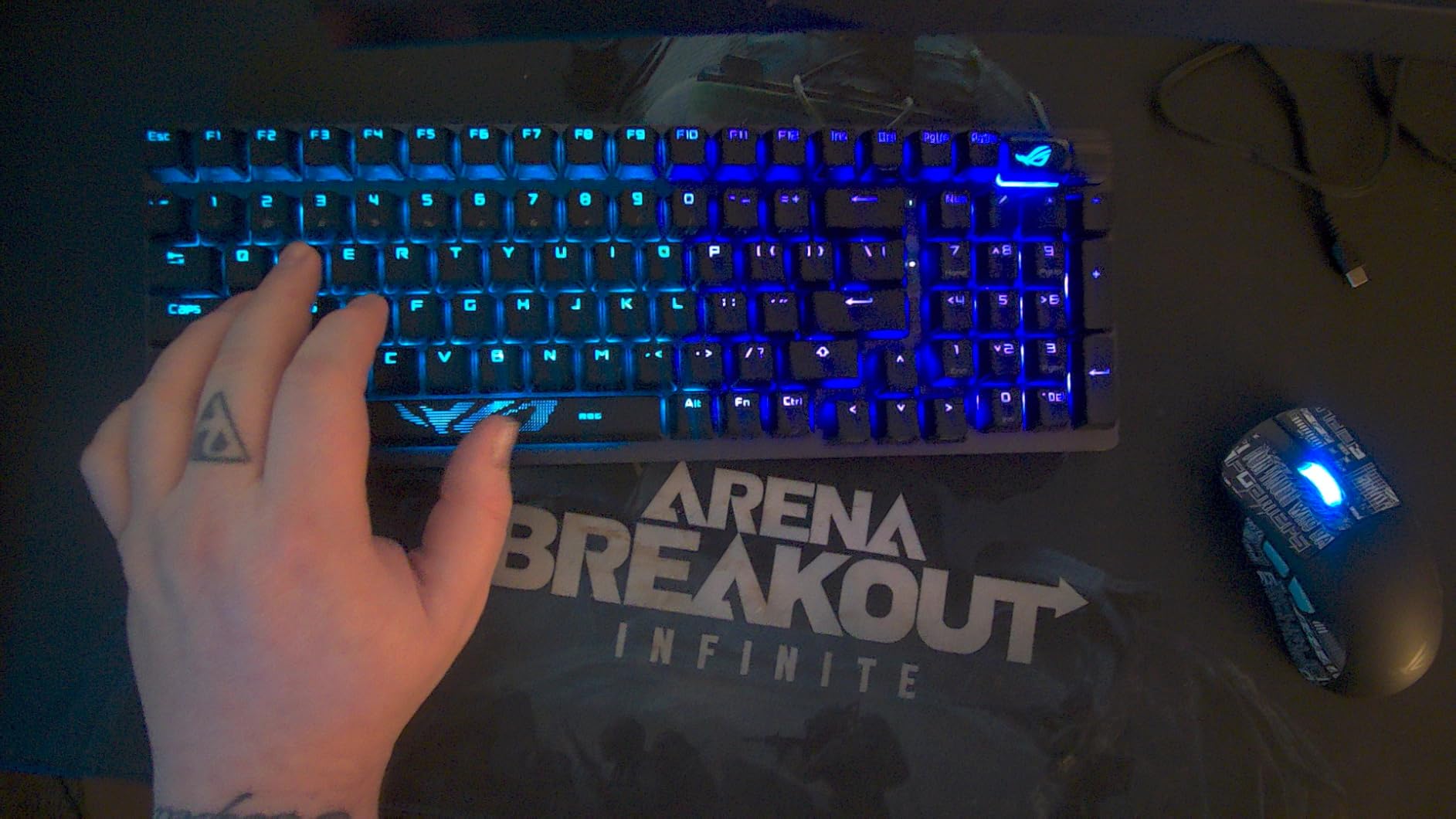ASUS ROG Strix Scope II 96 Wireless Mechanical Gaming Keyboard - 96% Full-Size, Tri-Mode Connectivity, Hot Swappable Pre-lubed ROG NX Snow Linear Switches, PBT Keycaps, RGB, PC/Mac Support - Black customer photo 2