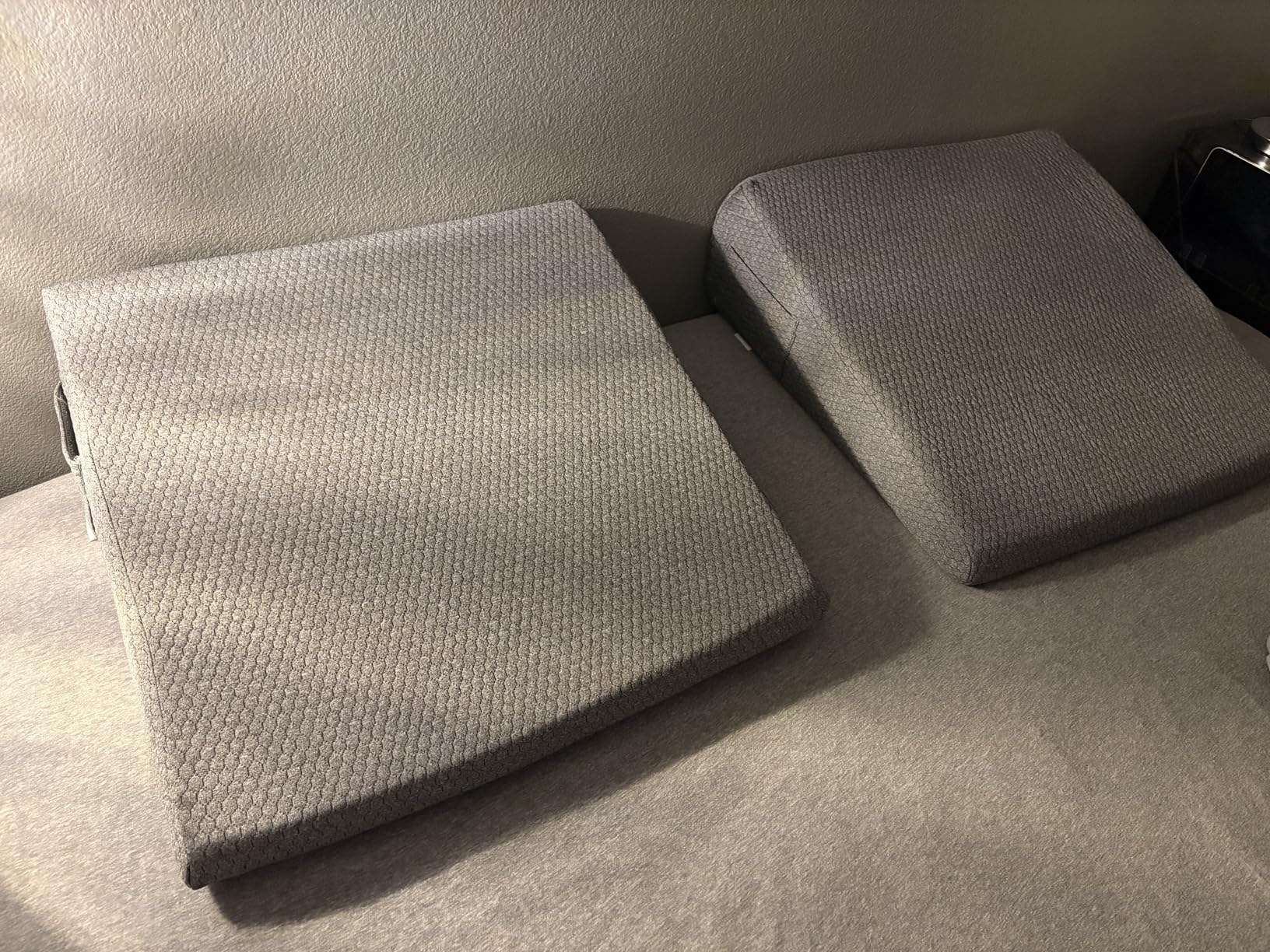 Bedluxe Wedge Pillow, 10 inch Bed Wedge Pillow for Headboard, Pillow Wedge for Acid Reflux Relief, Sleeping, Back Pain Relief, Snoring, Triangle Pillow Wedge, White/Grey customer photo 1