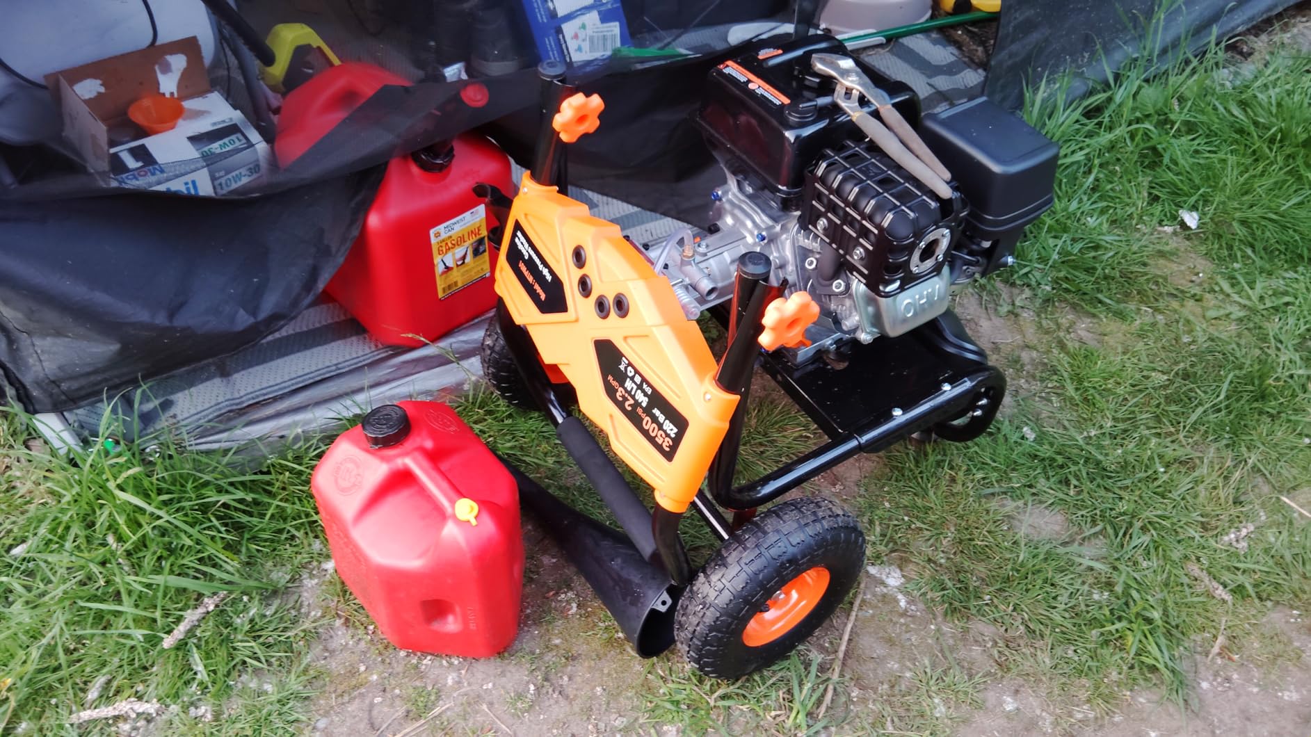 3500PSI Gas Pressure Washer, 2.3GPM Gas Powered High Pressure Washer with 209CC Engine, 4 Adjustable Nozzles, 25 ft High Pressure Hose for Cleaning Walls, Terraces, Vehicles, Garden (Blue) customer photo 2