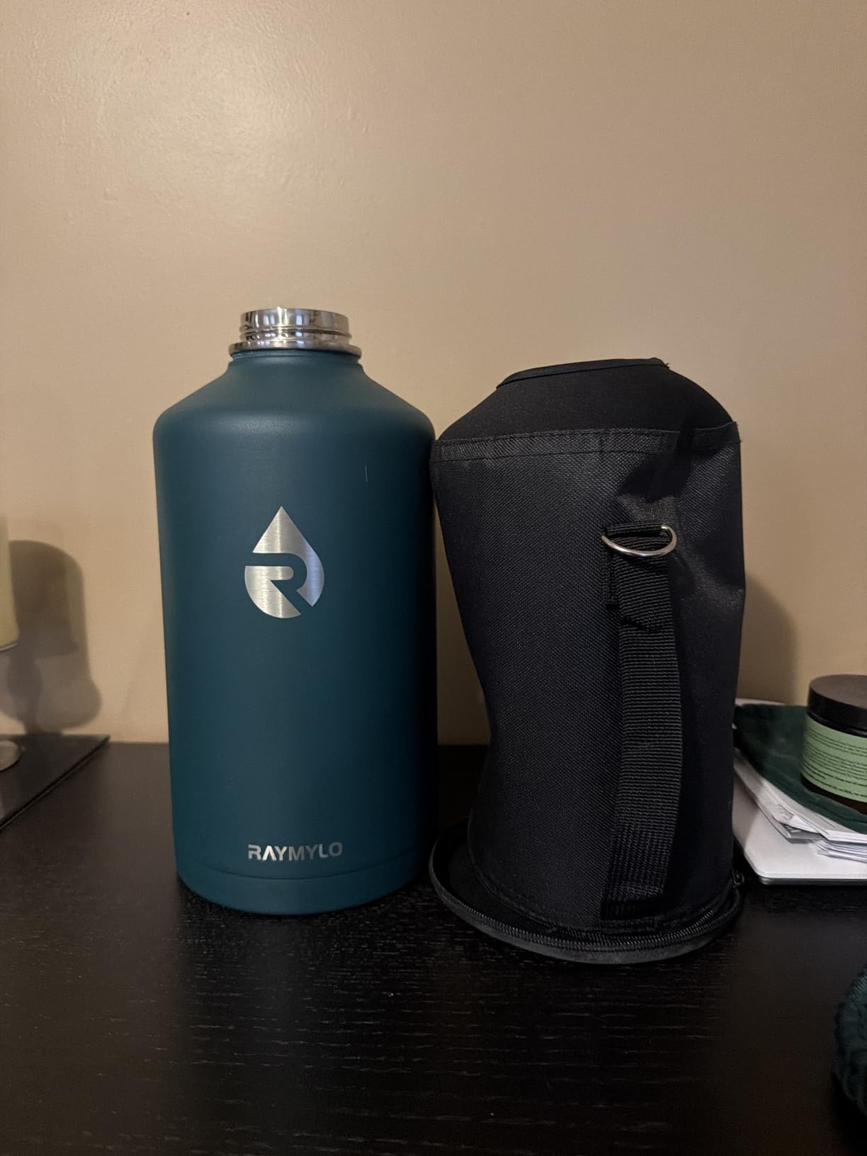 RAYMYLO Insulated Water Bottle 40 oz, Triple Wall Vacuum Stainless Steel (Cold for 36Hrs, Hot for 18Hrs), Leak Proof & Non-BPA, Modern Water Flask Jug with Paracord Handle & Straw Spout Lids customer photo 1