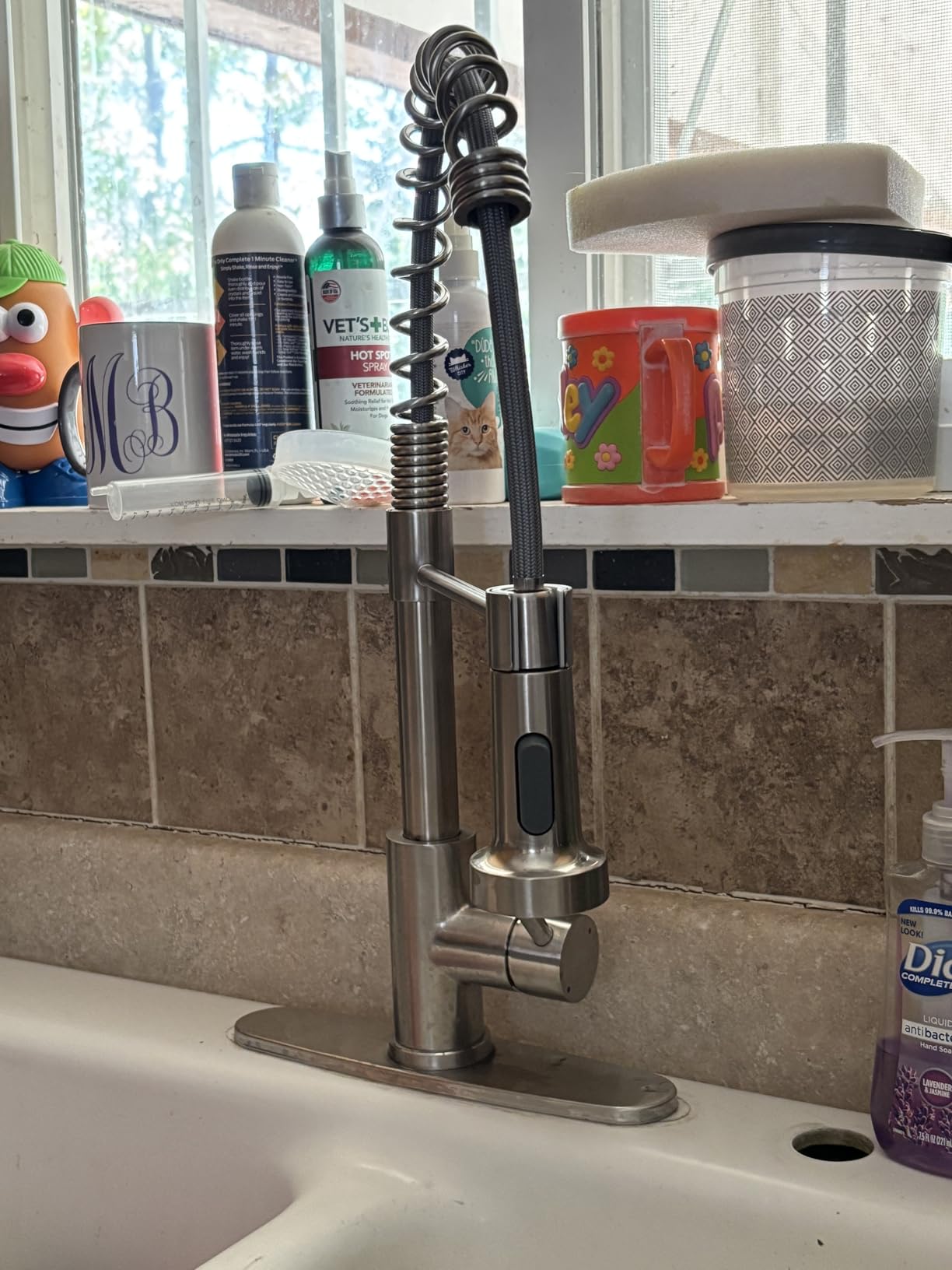 Touchless Kitchen Faucet with Pull Down Sprayer LED Light Single Handle Kitchen Sink Faucet Motion Sensor Smart Hands-Free, Stainless Steel Brushed Nickel customer photo 1