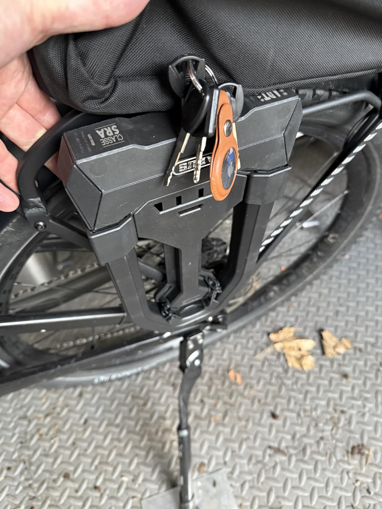 ABUS U-Lock Granit Super Extreme 2500/165HB230 - specialised Bicycle Lock for Bicycles and e-Bikes Against Saw Attacks with Angle Grinders - ABUS Security Level 15, USH2500 customer photo 1