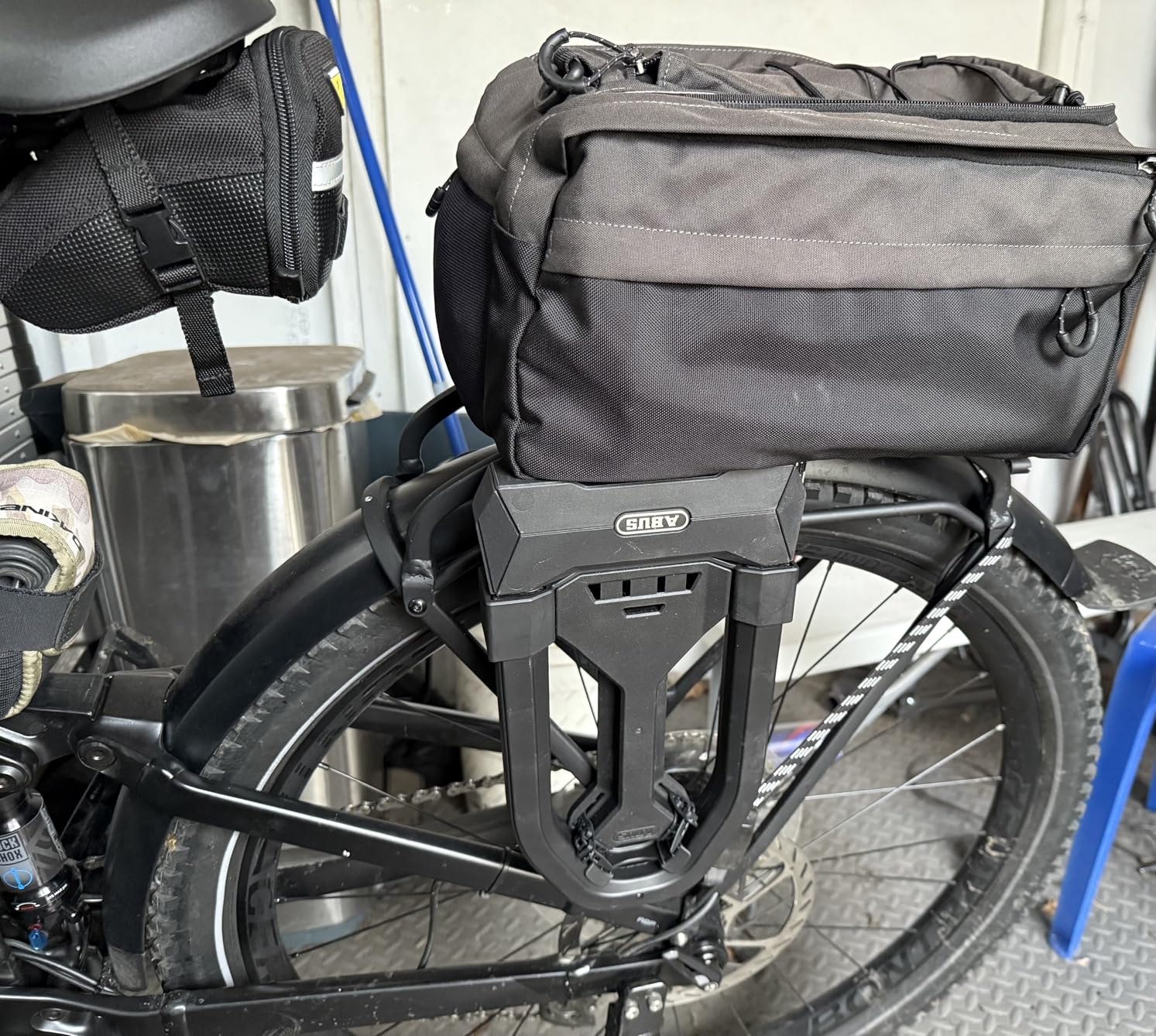 ABUS U-Lock Granit Super Extreme 2500/165HB230 - specialised Bicycle Lock for Bicycles and e-Bikes Against Saw Attacks with Angle Grinders - ABUS Security Level 15, USH2500 customer photo 2